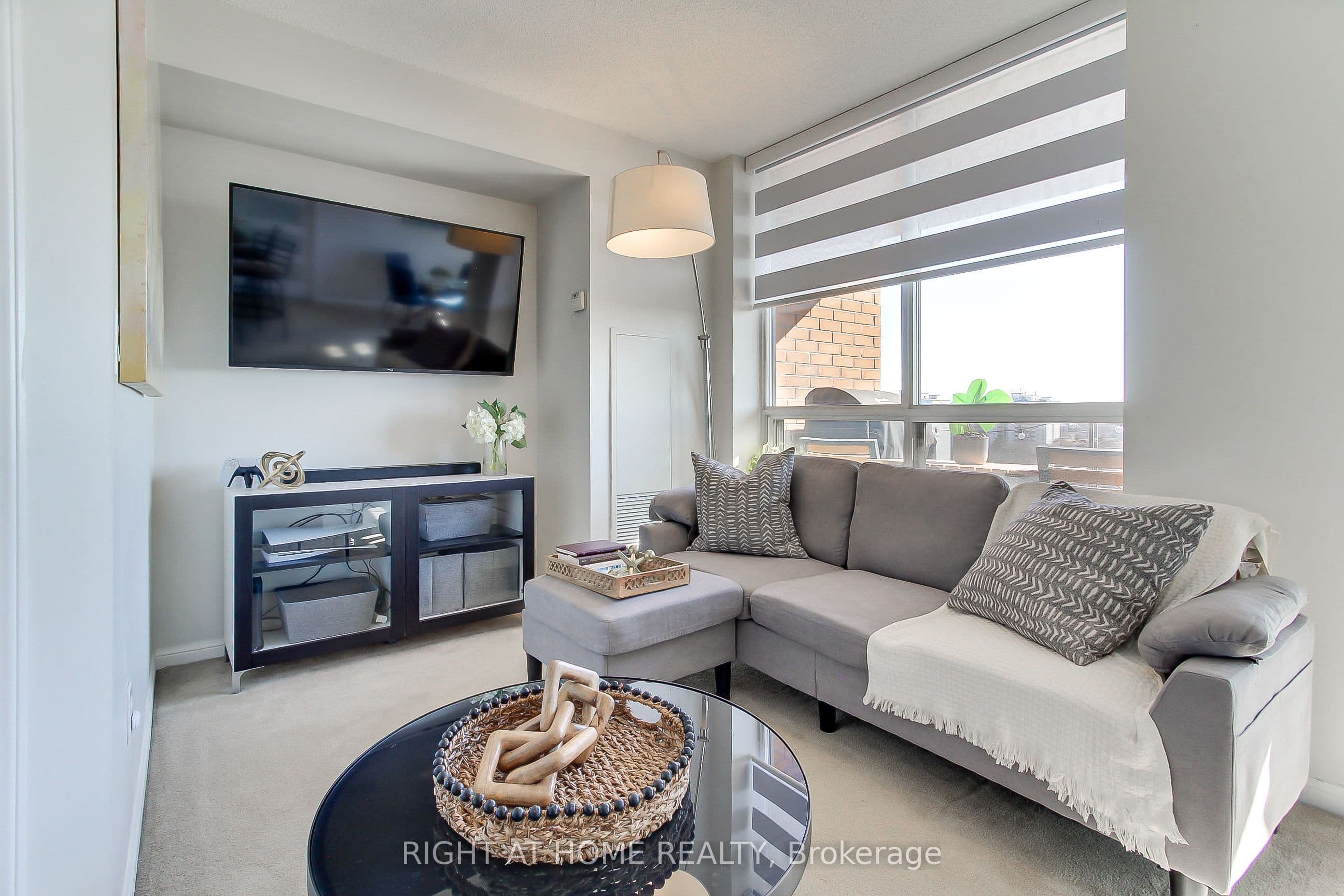 1140 Parkwest Place 1002 #1002 — photo 1