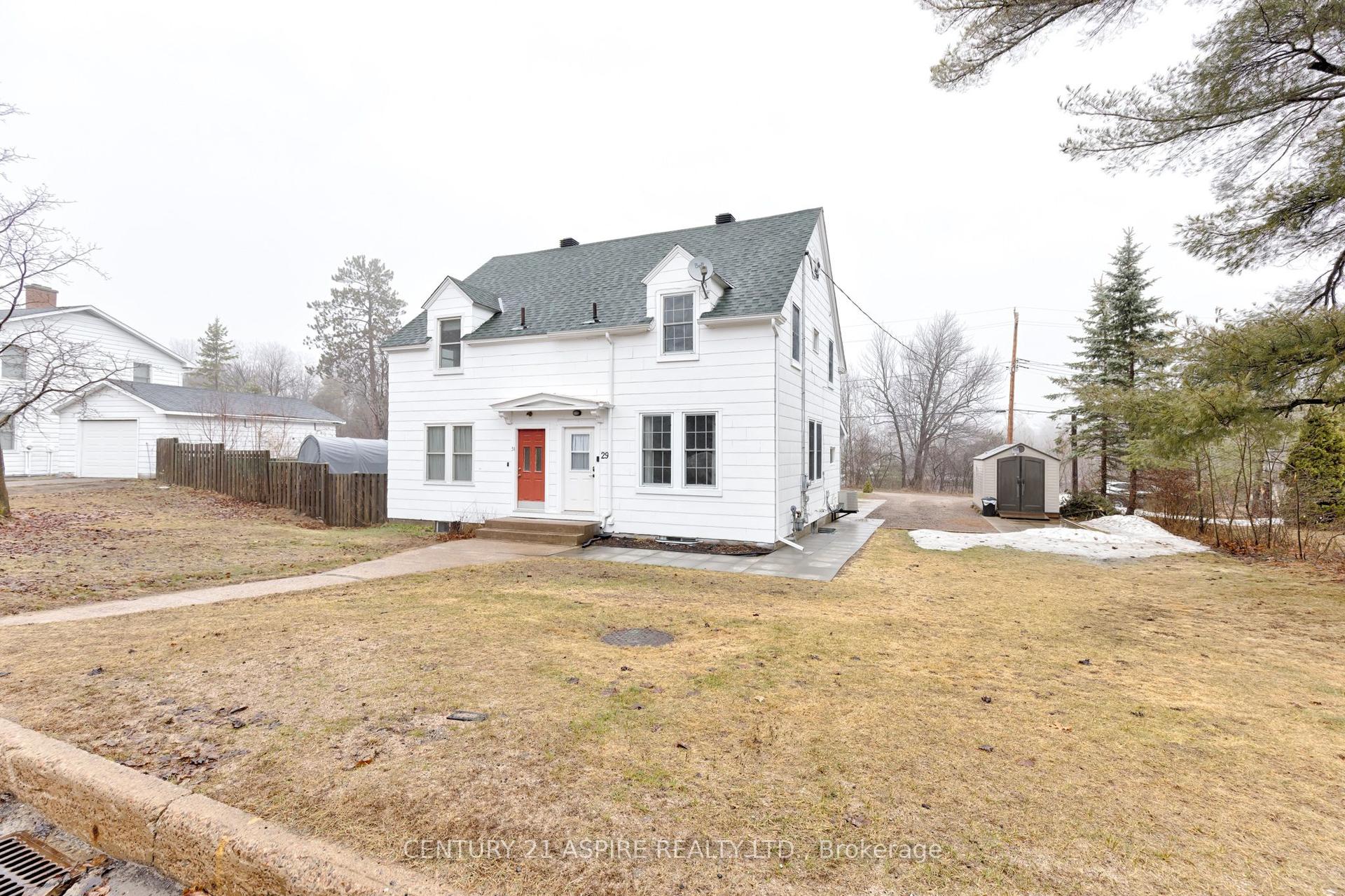 29 Alder Crescent — photo 1