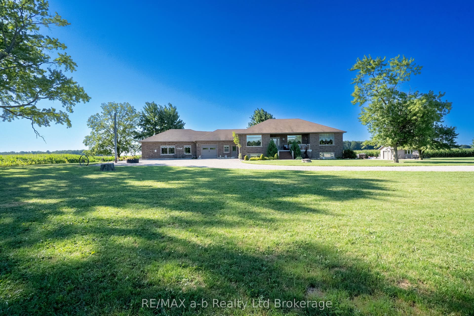 324500 Mount Elgin Road — photo 1