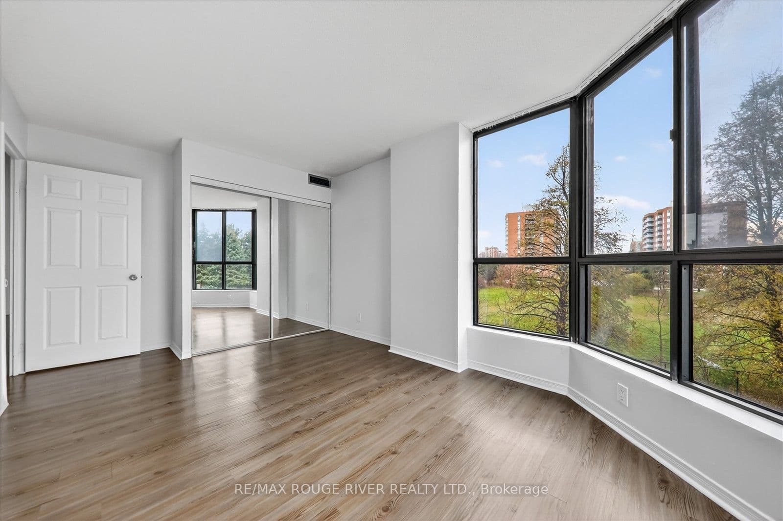 8 Silver Bell Grove 309 #309 — photo 1