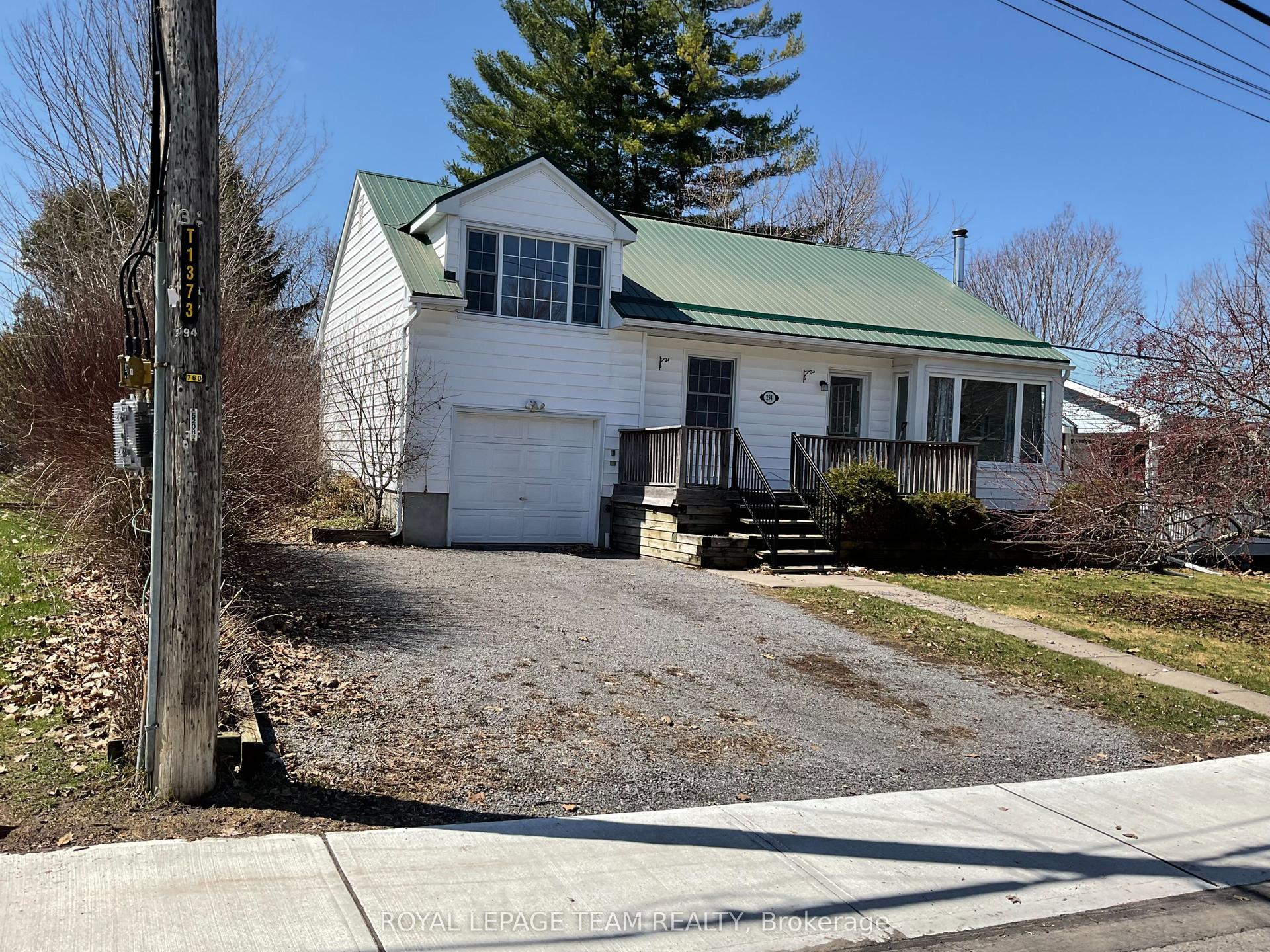 294 St George Street — photo 1