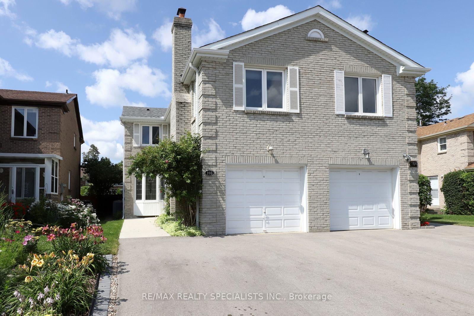 103 Stillwater Crescent — photo 1