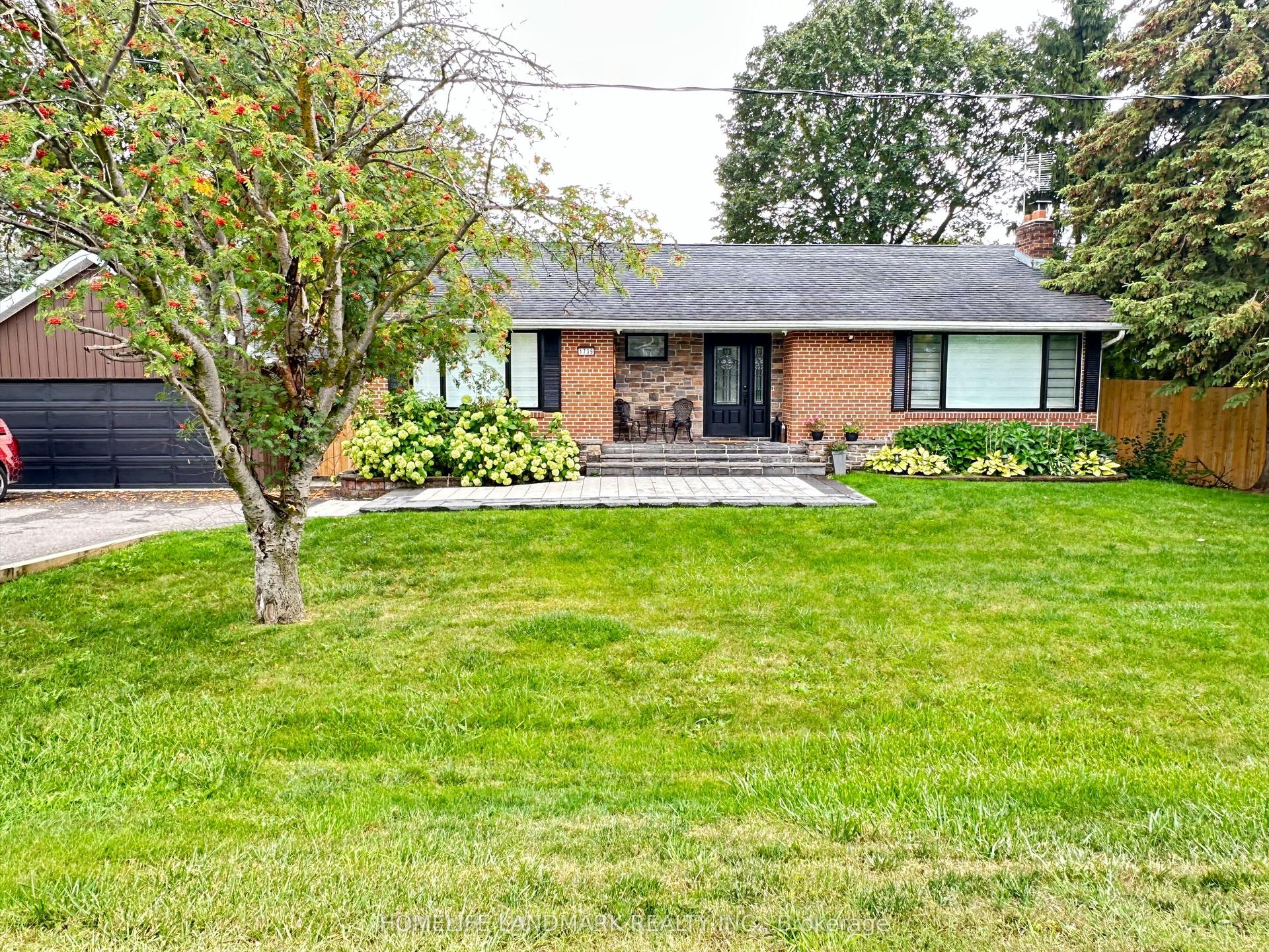 1739 Mount Albert Road — photo 1