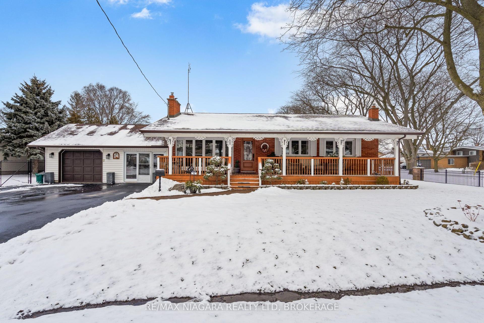 12 Aquadale Drive — photo 1