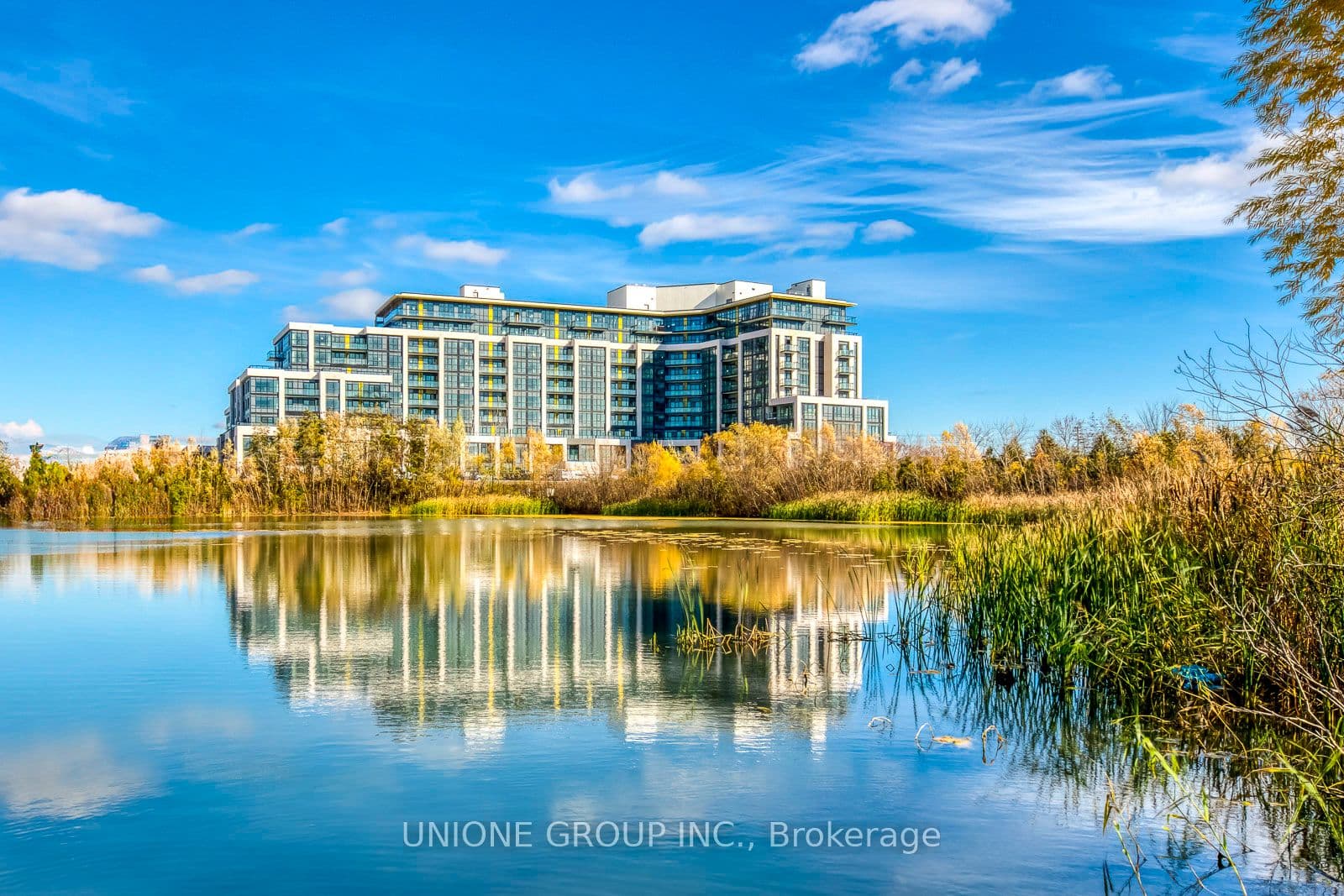 405 Dundas Street W 320 #320 — photo 1