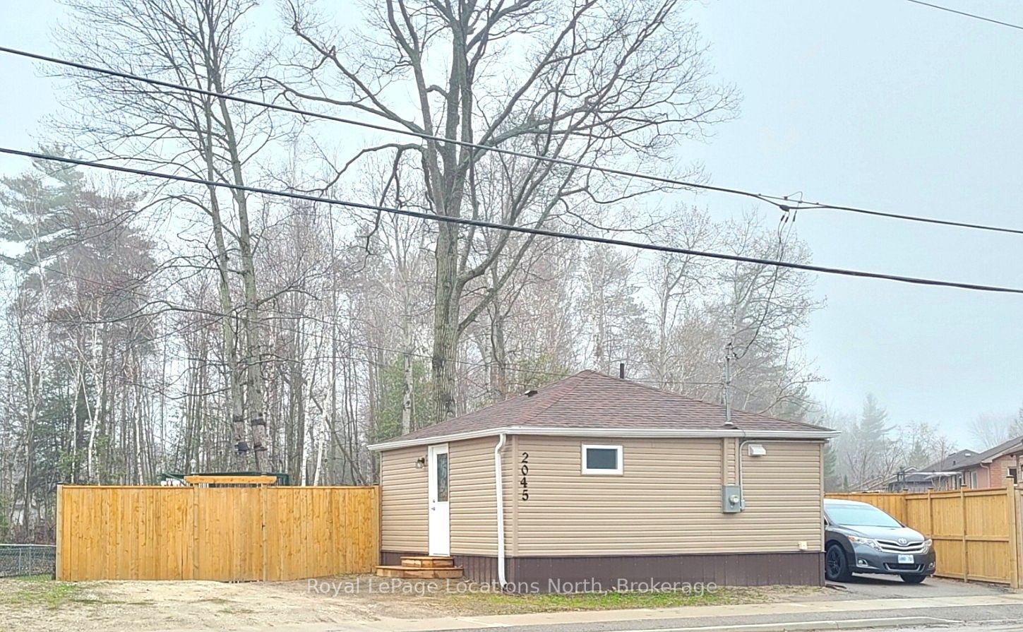 2045 River Road W — photo 1