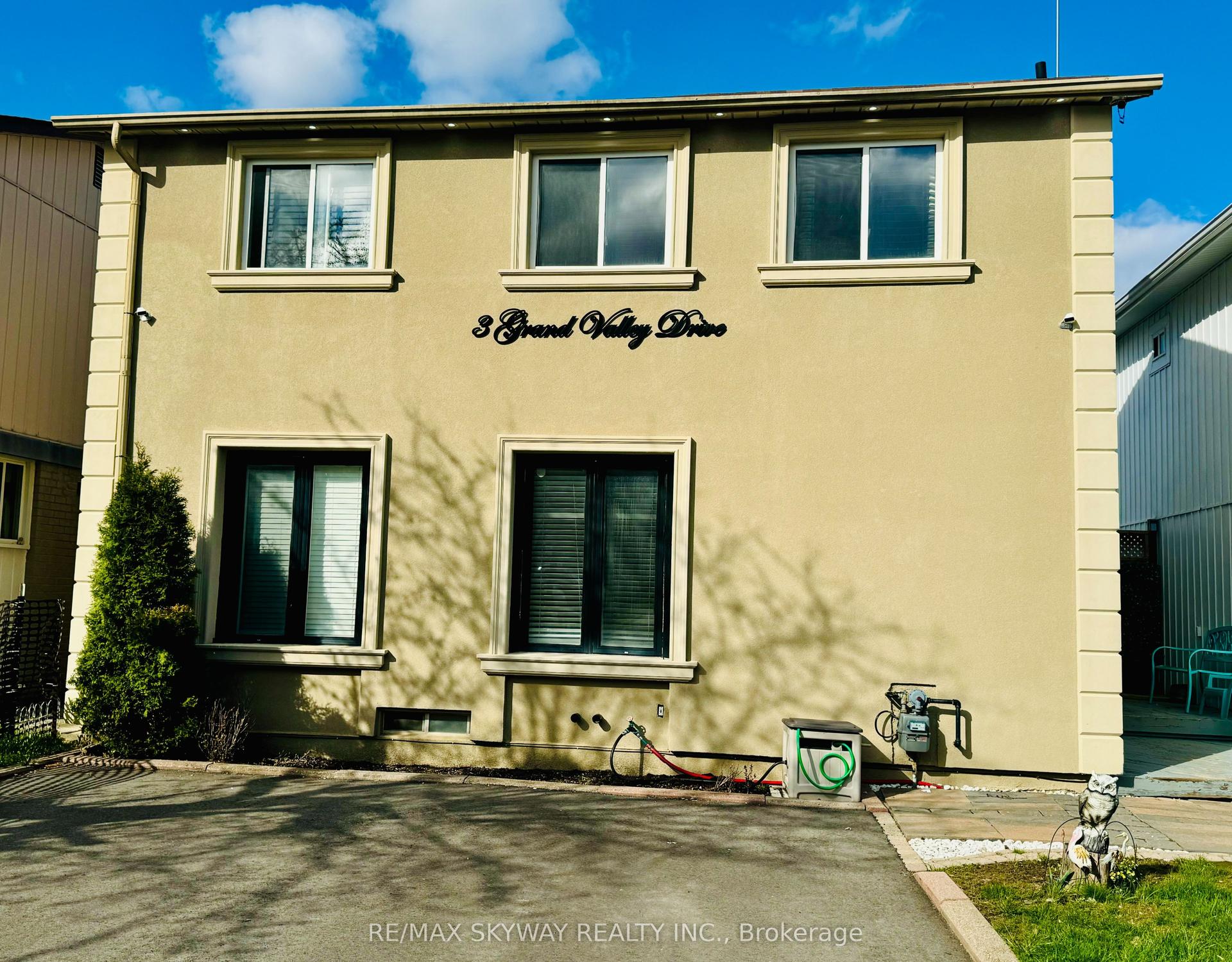 3 Grand Valley Drive — photo 1