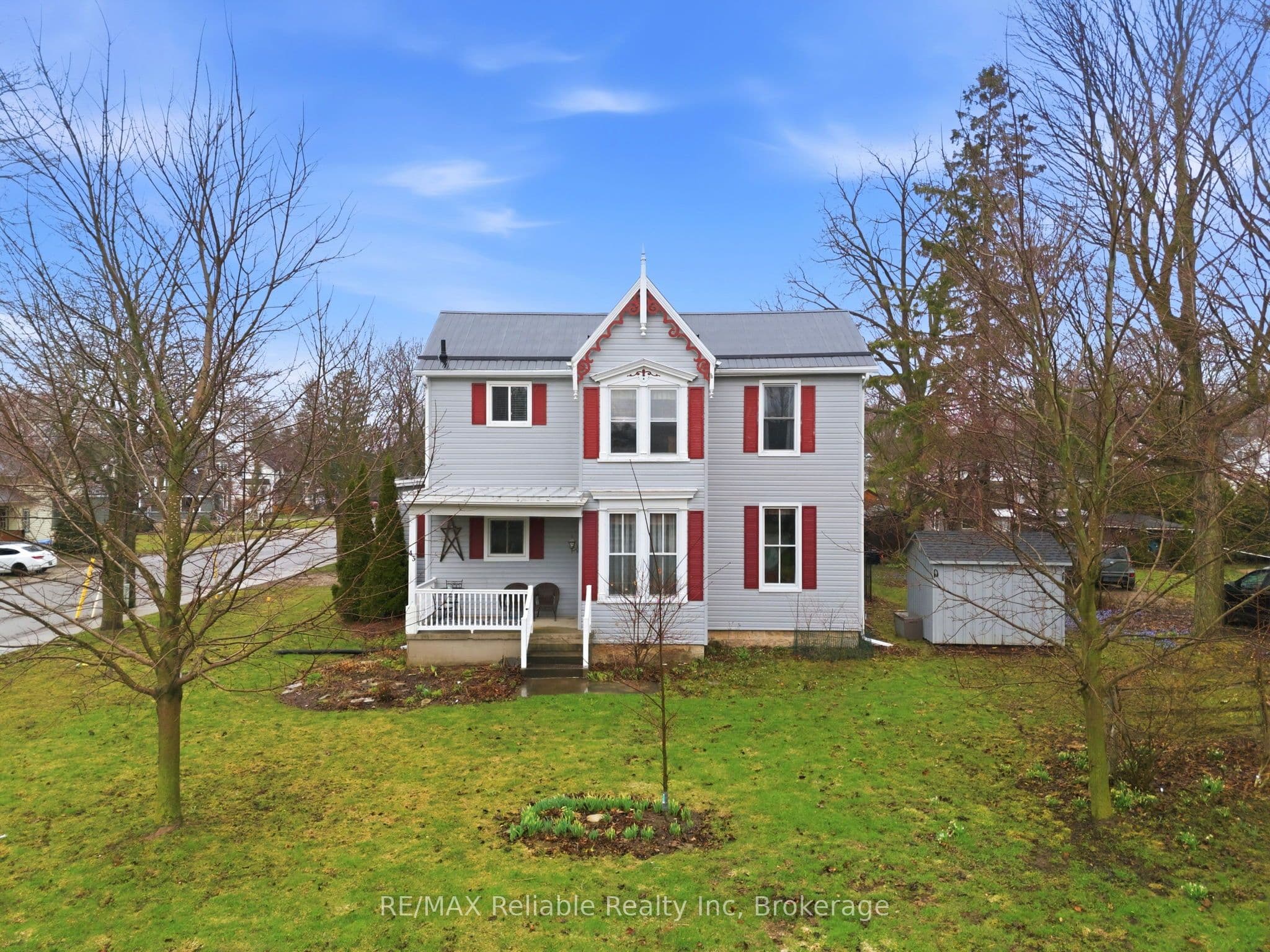 43 Jarvis Street N — photo 1