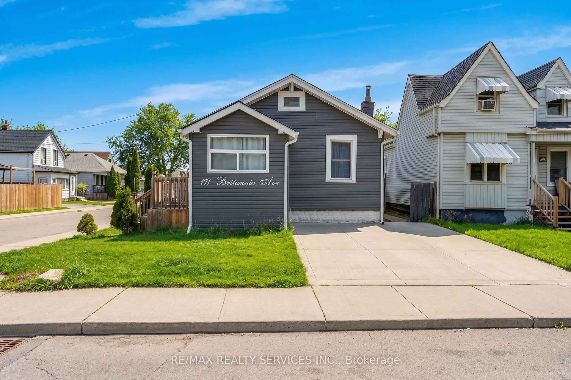 171 Britannia Avenue Upper #Upper — photo 1