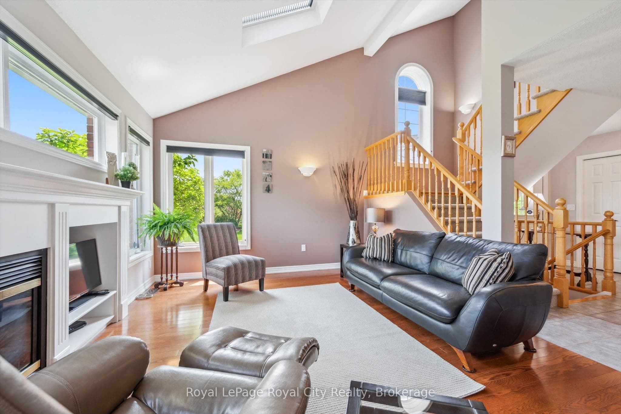 105 Riverwalk Place — photo 1