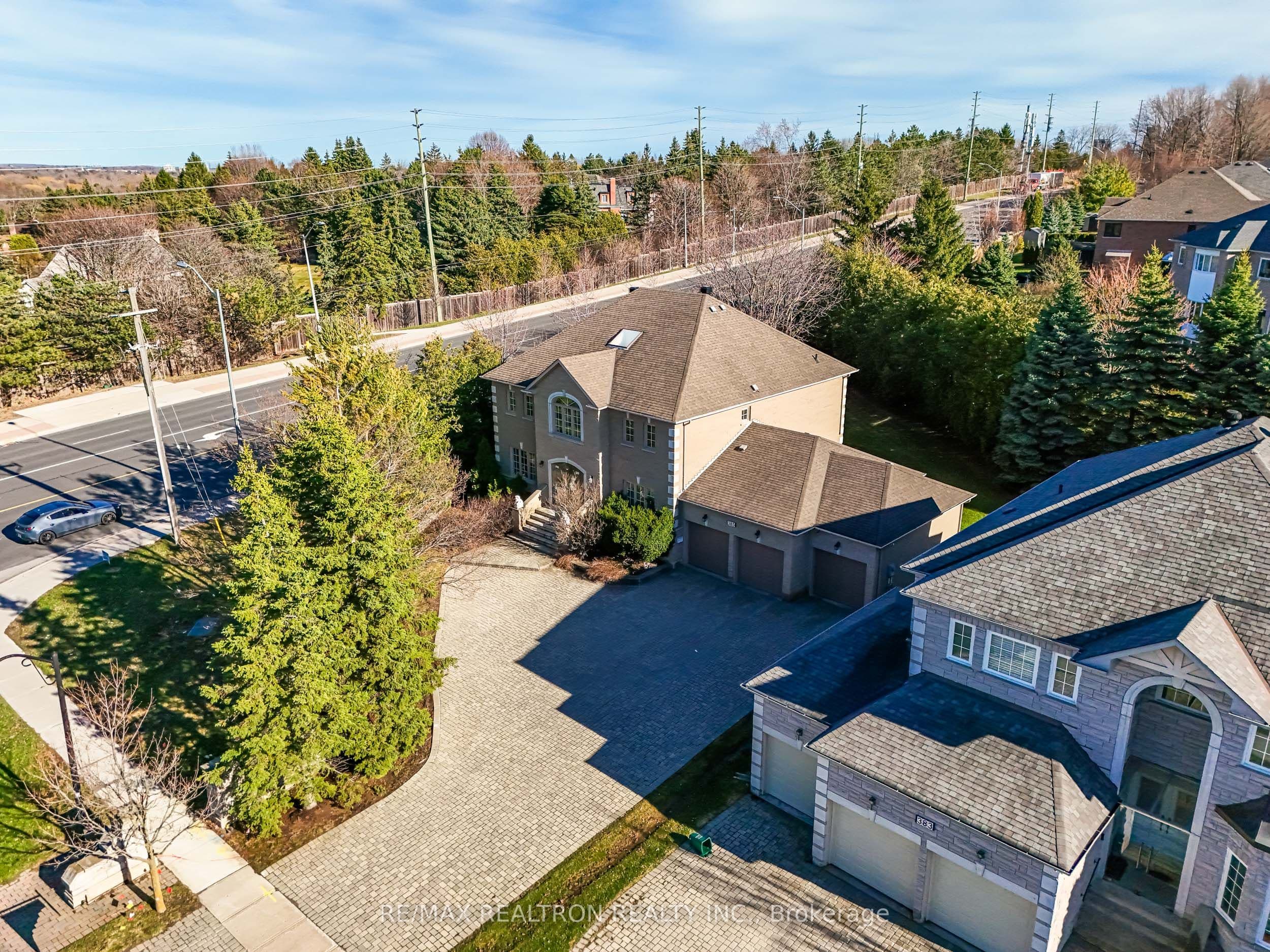 385 Calvert Road — photo 1