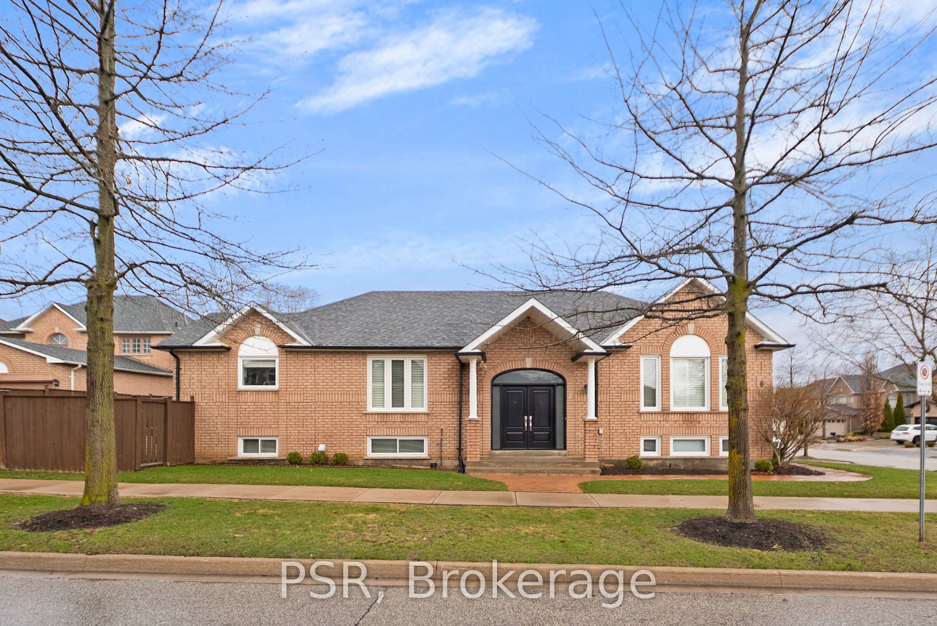 8 Southbury Manor Drive — photo 1