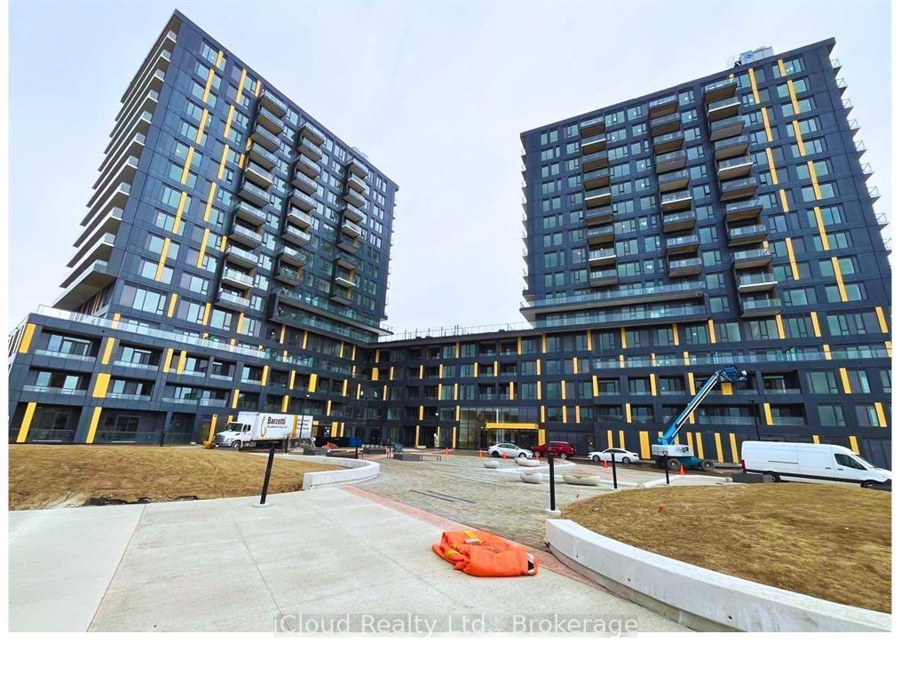 4878 Powers Common 211 #211 — photo 1