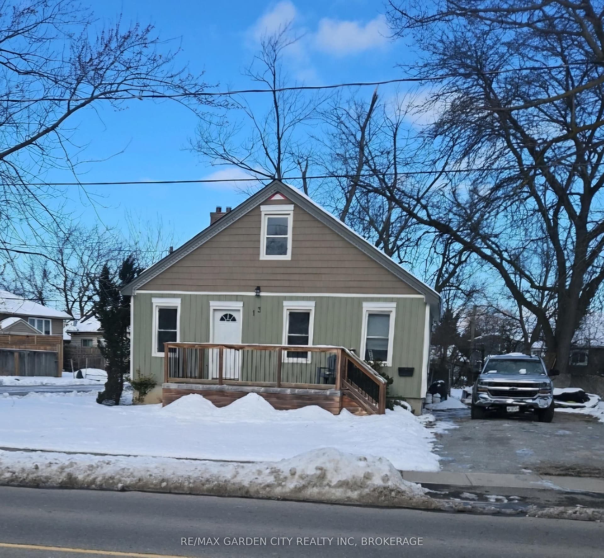 13 ROCKWOOD Avenue — photo 1