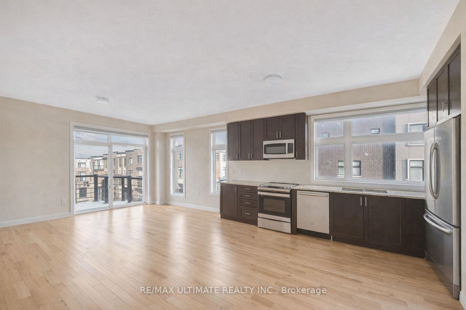 2632 Castlegate Crossing Drive — photo 1