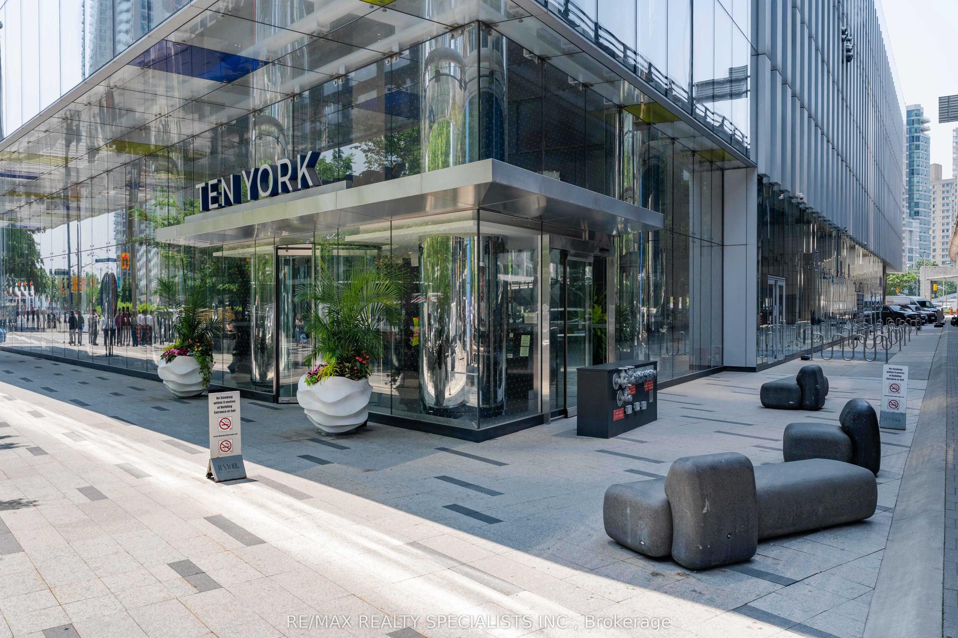 10 York Street 4303 #4303 — photo 1