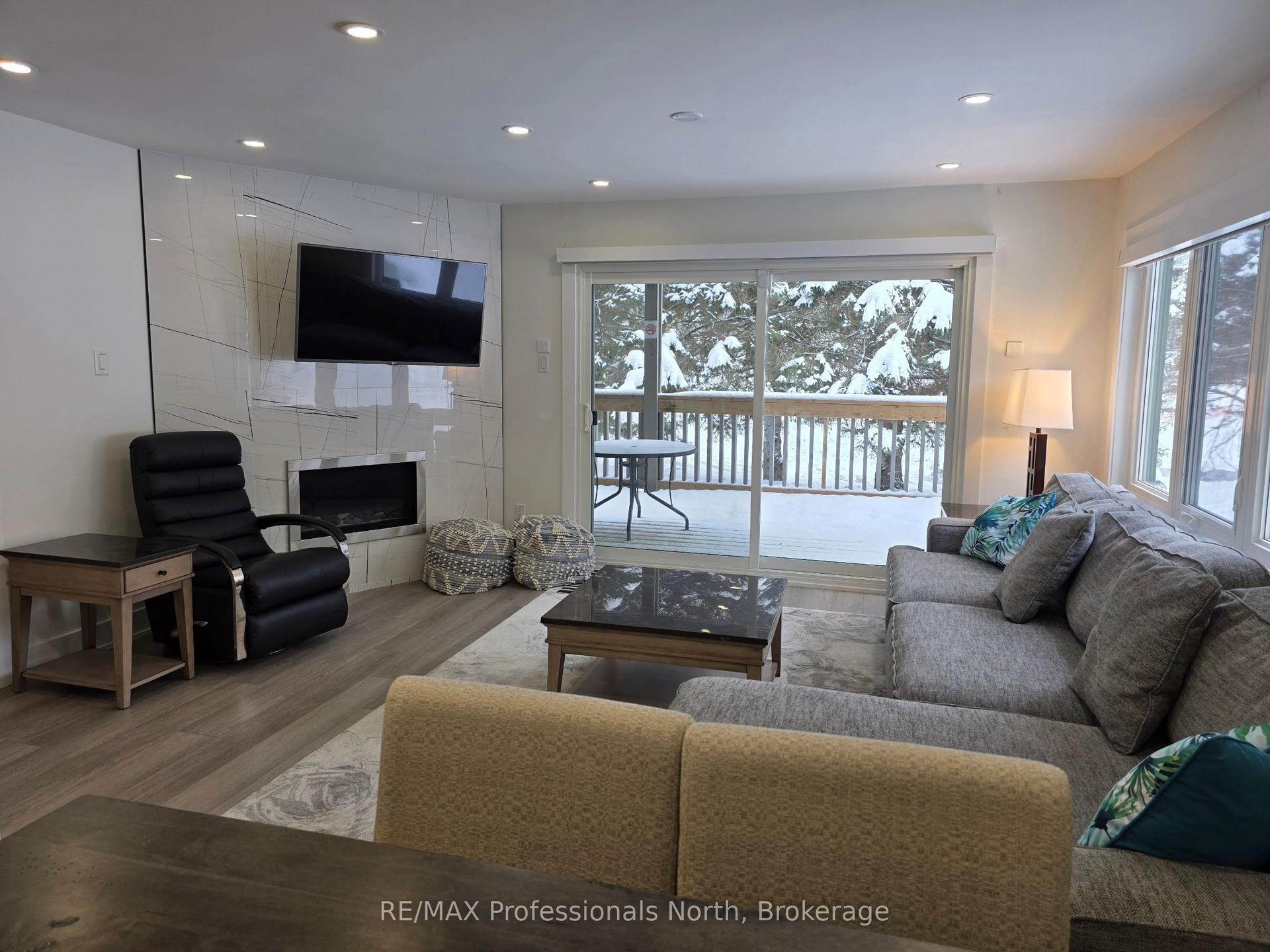 32 Deerhurst Greens Drive 105 #105 — photo 1