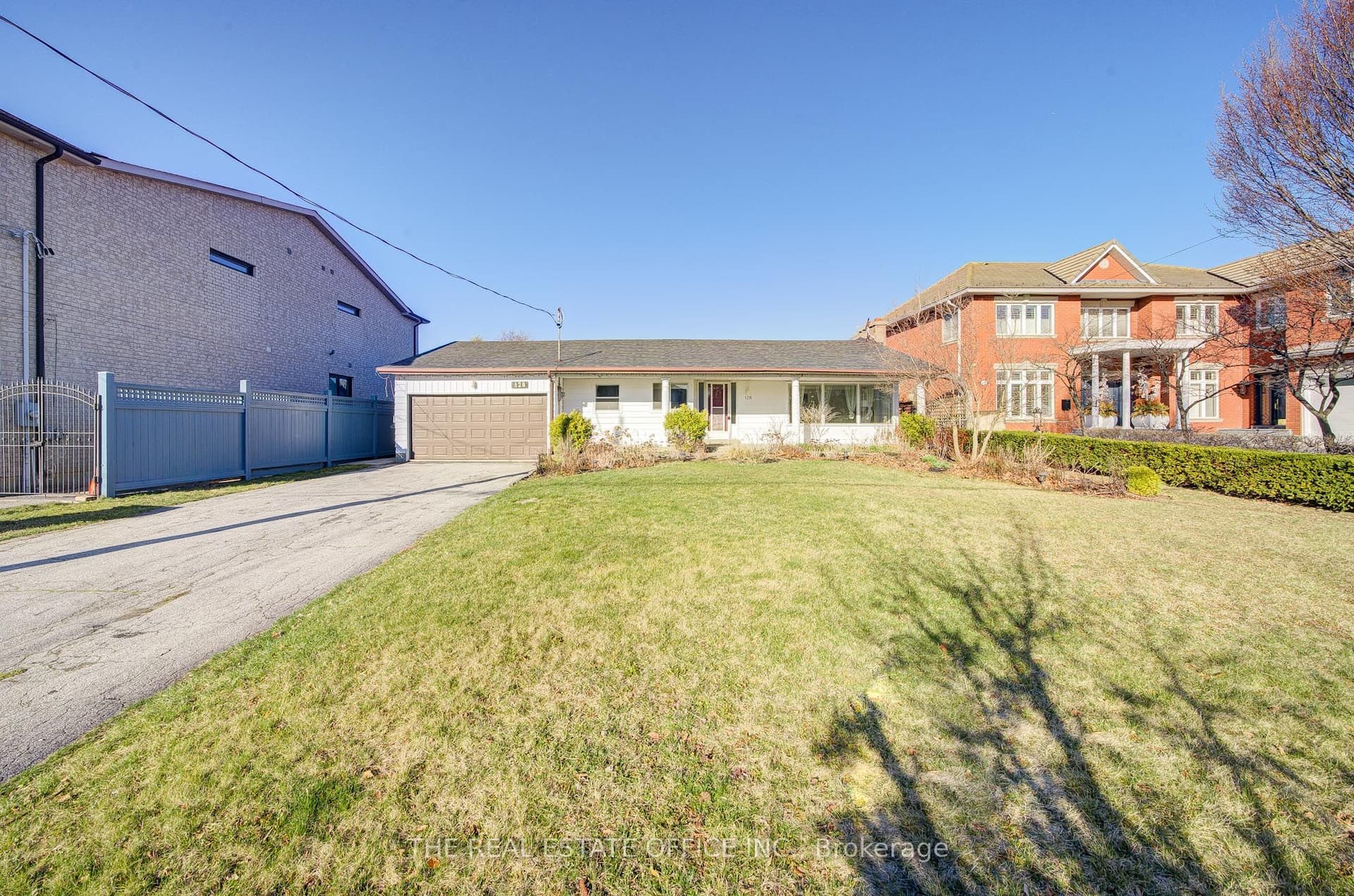 128 Fairglen Avenue — photo 1