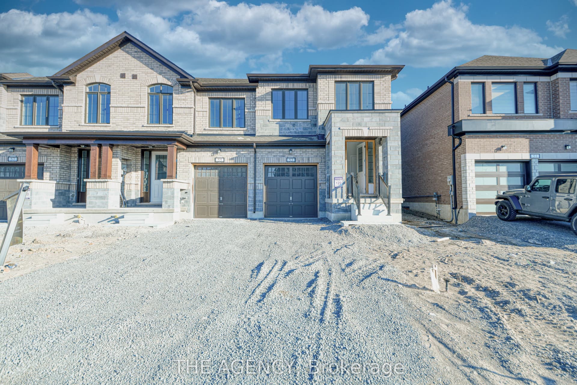 53 Butler Boulevard — photo 1