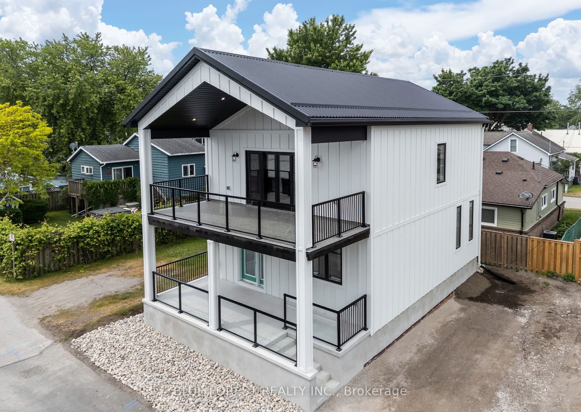 154 MAUD Street — photo 1