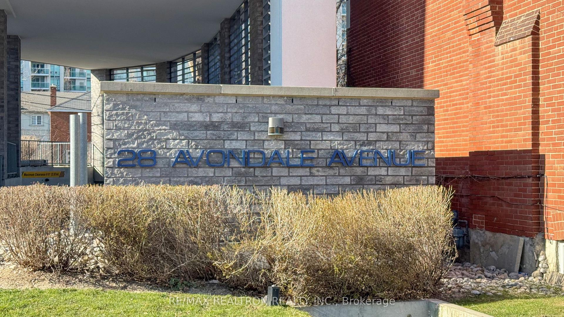 28 Avondale Avenue 502 #502 — photo 1