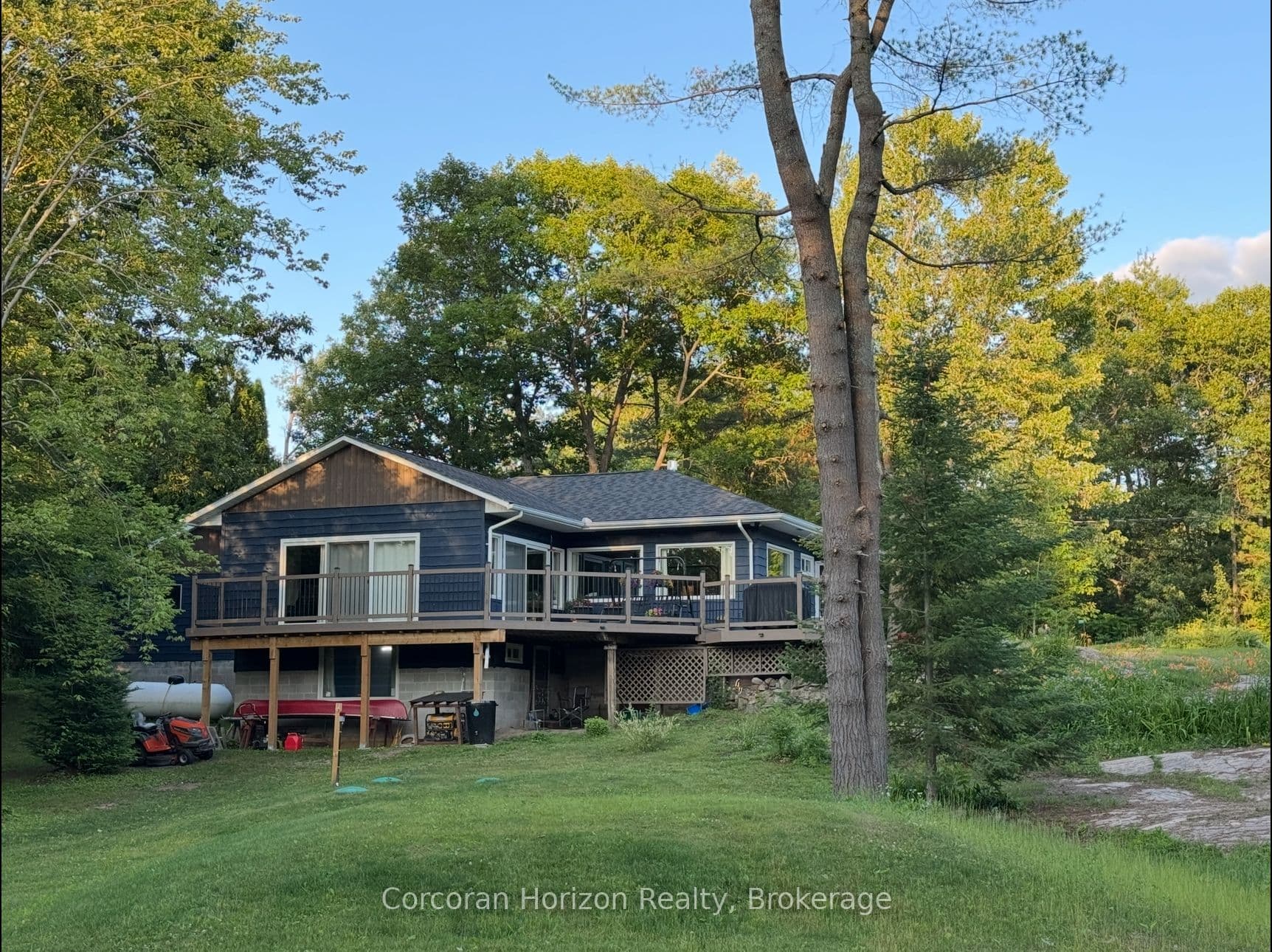 3000 Whelan Way — photo 1