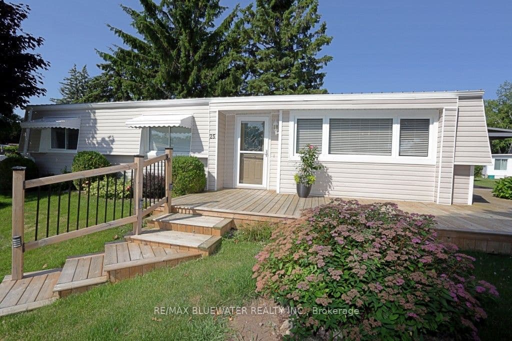 25 Maple Grove Court E — photo 1