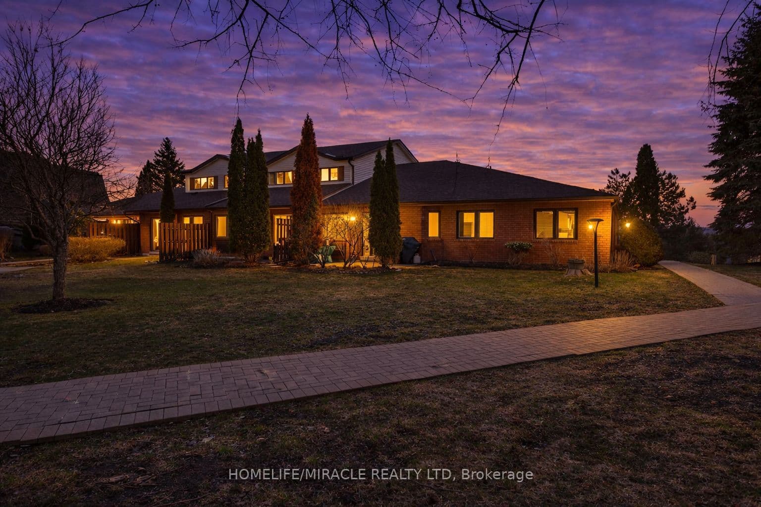 36 Champlain Crescent 32 #32 — photo 1