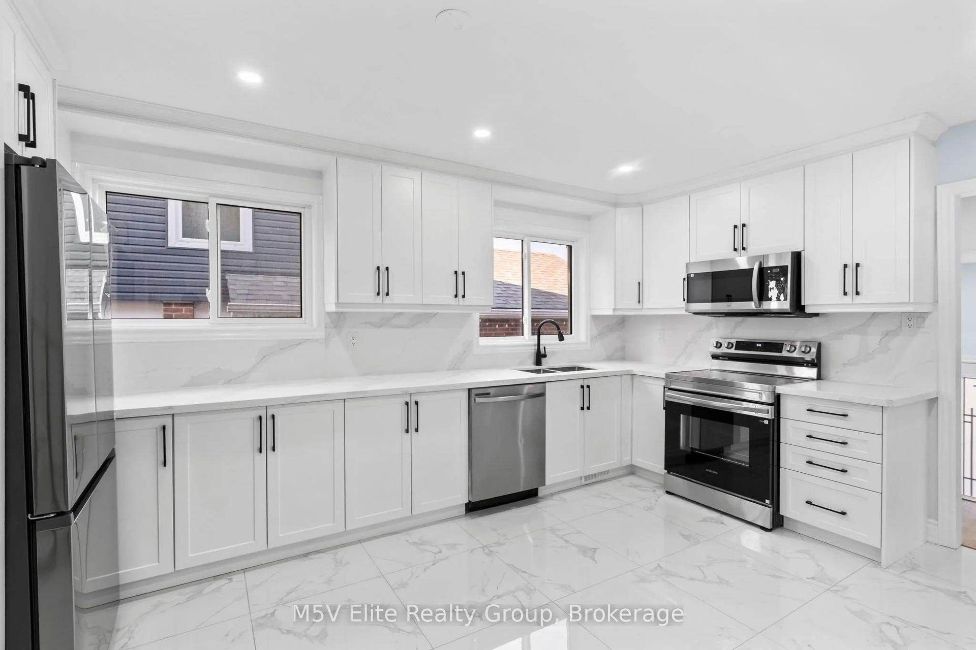 93 Ashford Court — photo 1