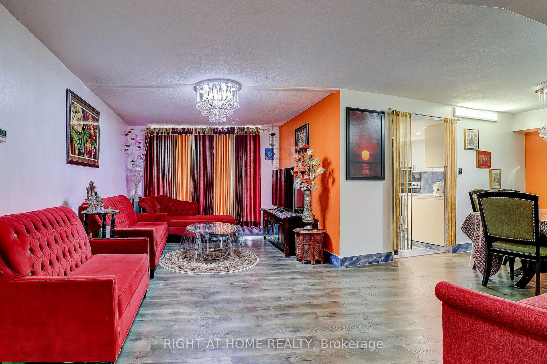 757 Victoria Park Avenue 605 #605 — photo 1