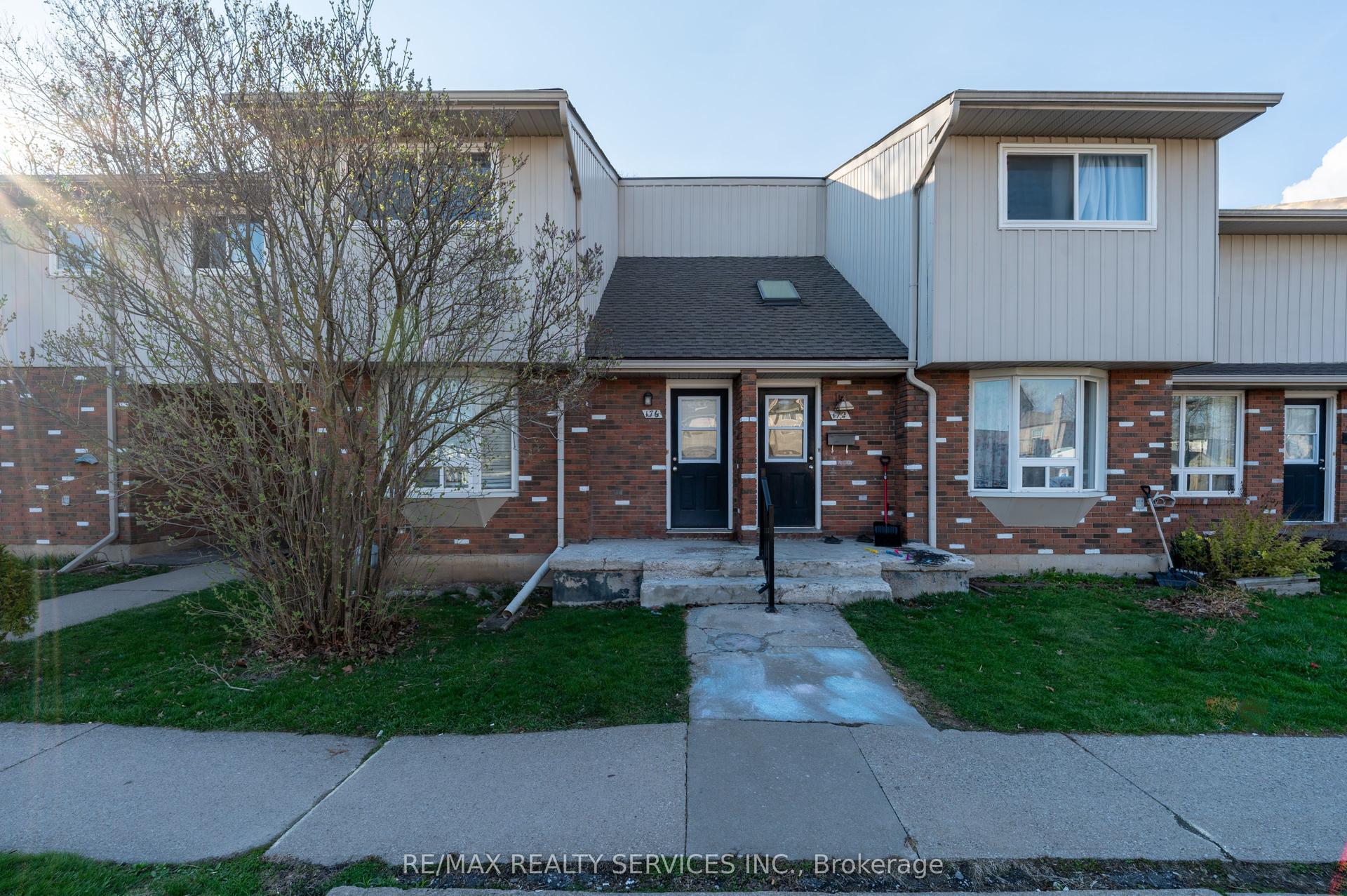 100 Brownleigh Avenue 176 #176 — photo 1