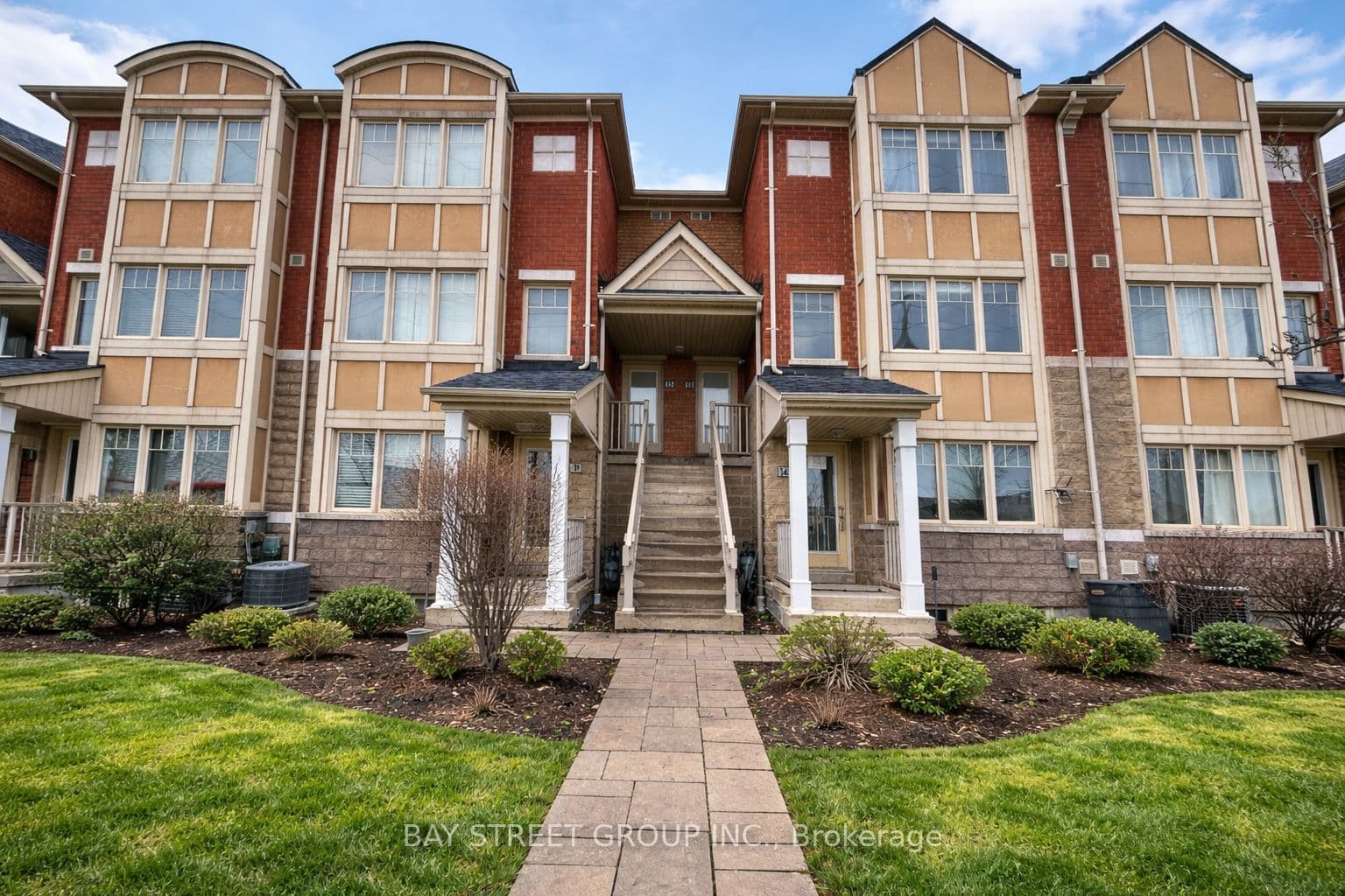 3975 Eglinton Avenue W 13 #13 — photo 1