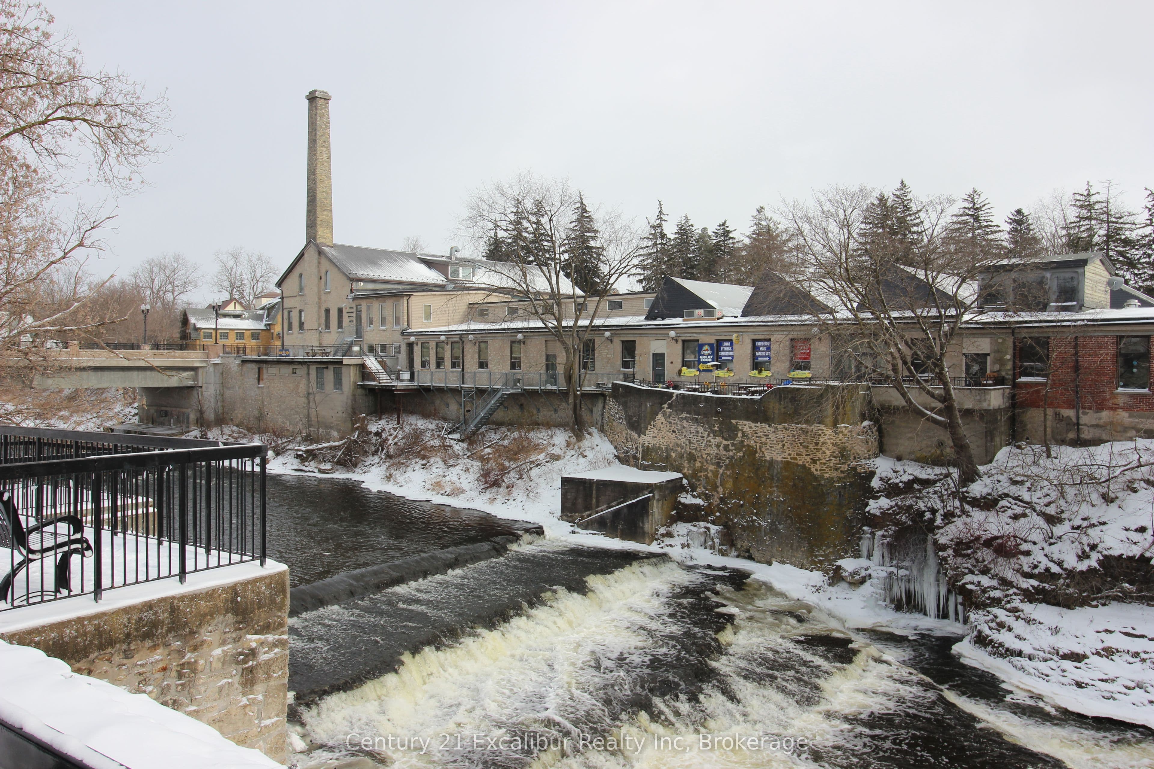 105 Queen Street W 6 #6 — photo 1