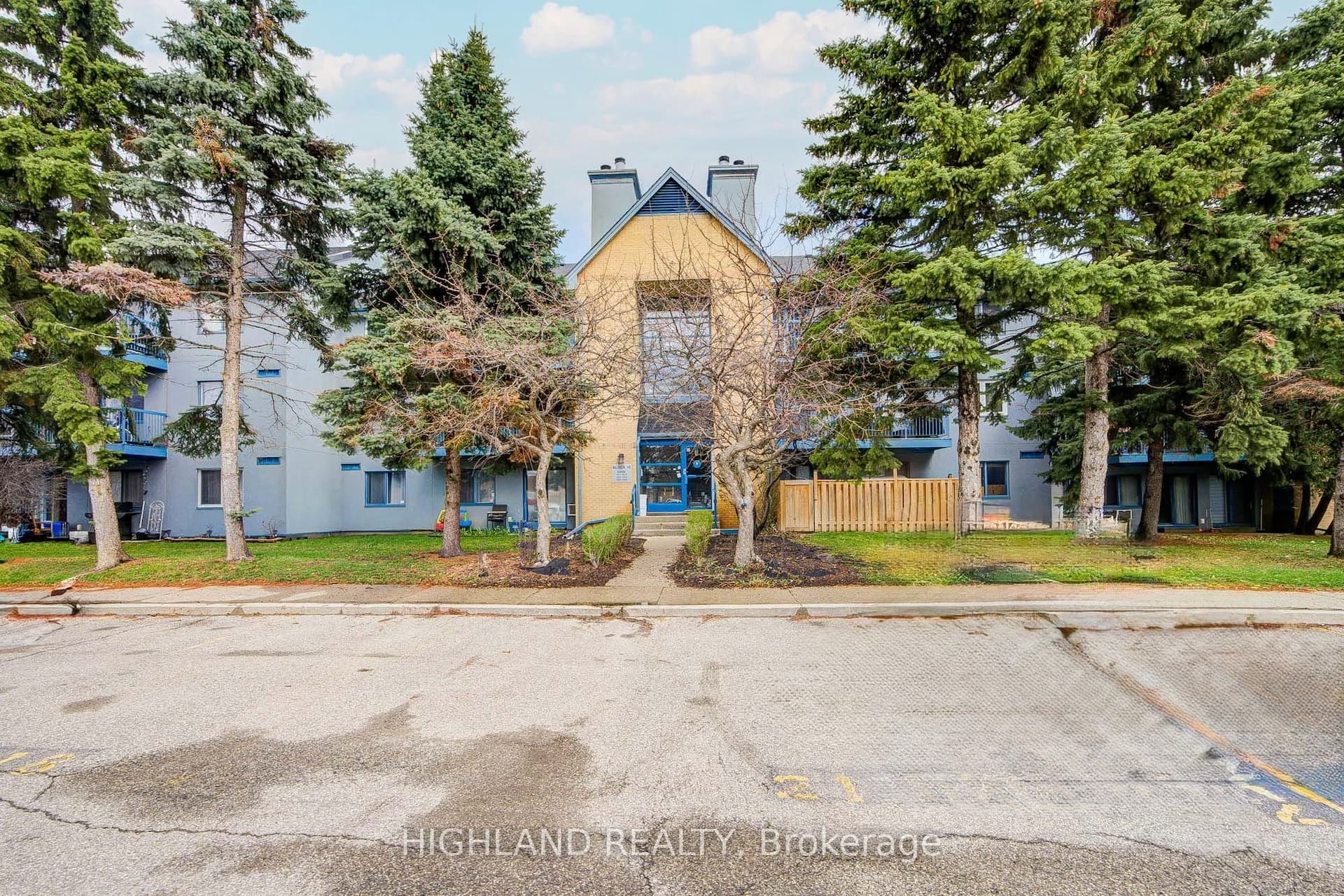 95 Trailwood Drive 1033 #1033 — photo 1