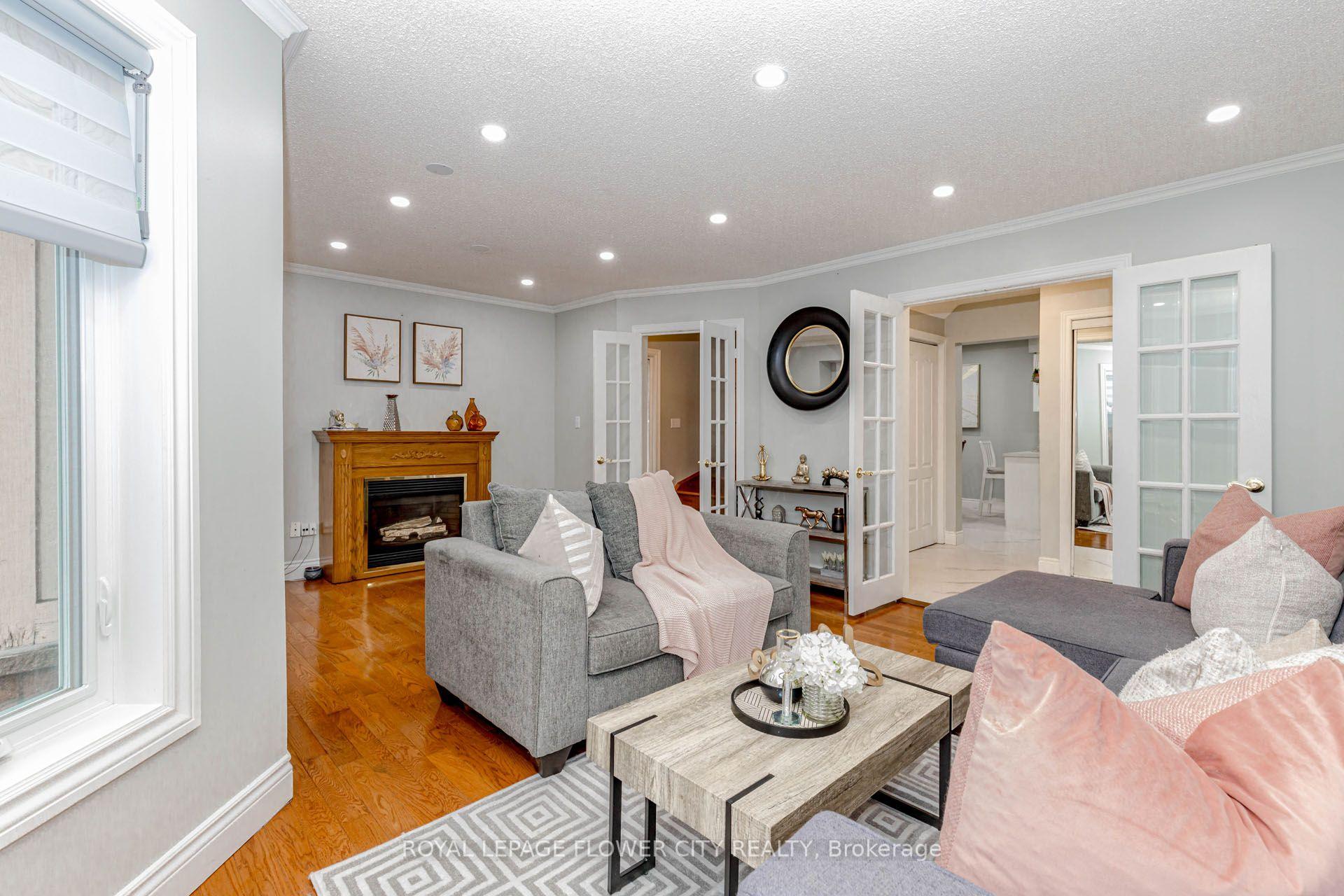 194 Pressed Brick Drive — photo 1