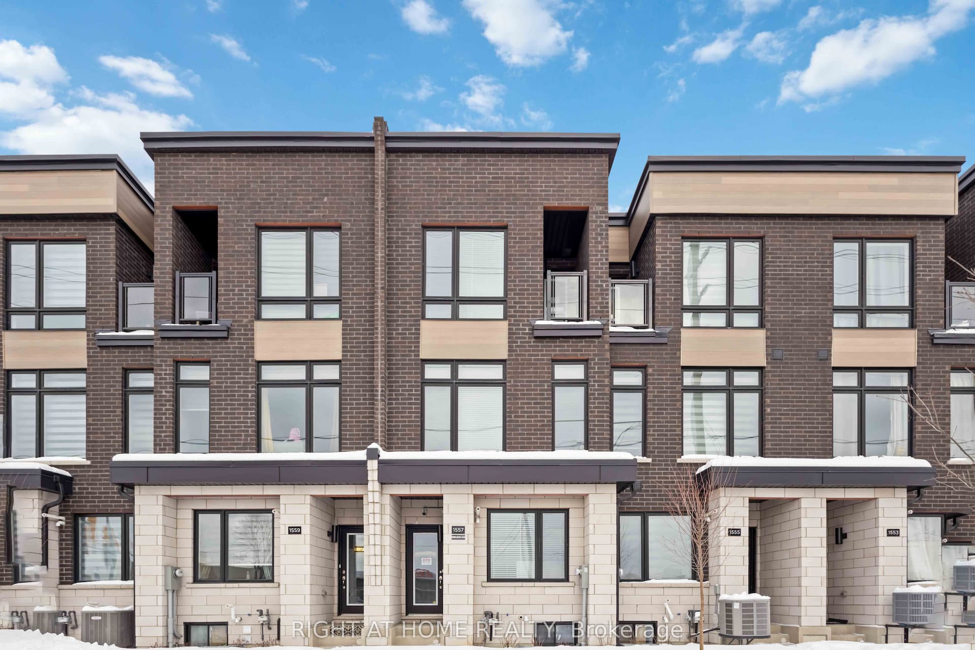 1557 Midland Avenue — photo 1