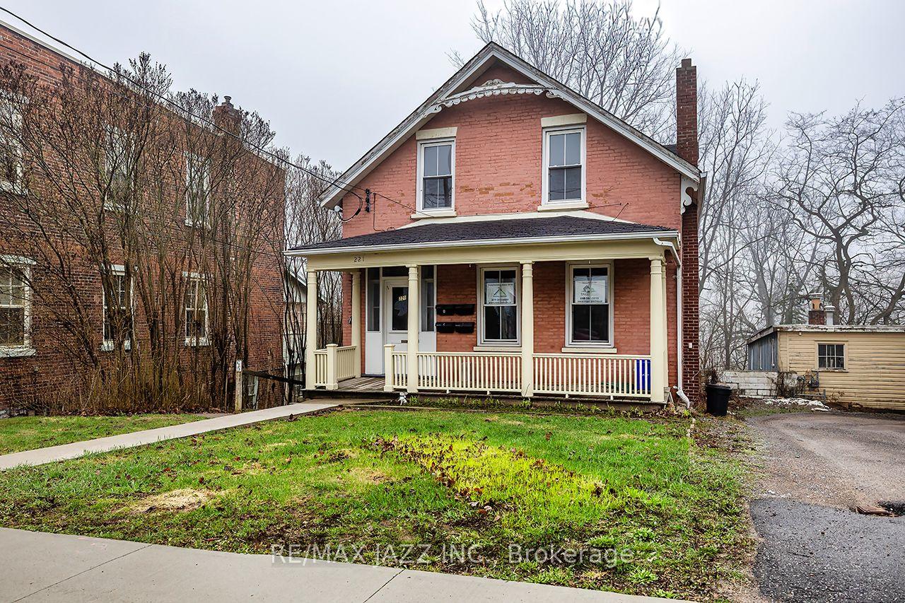 221 Walton Street — photo 1