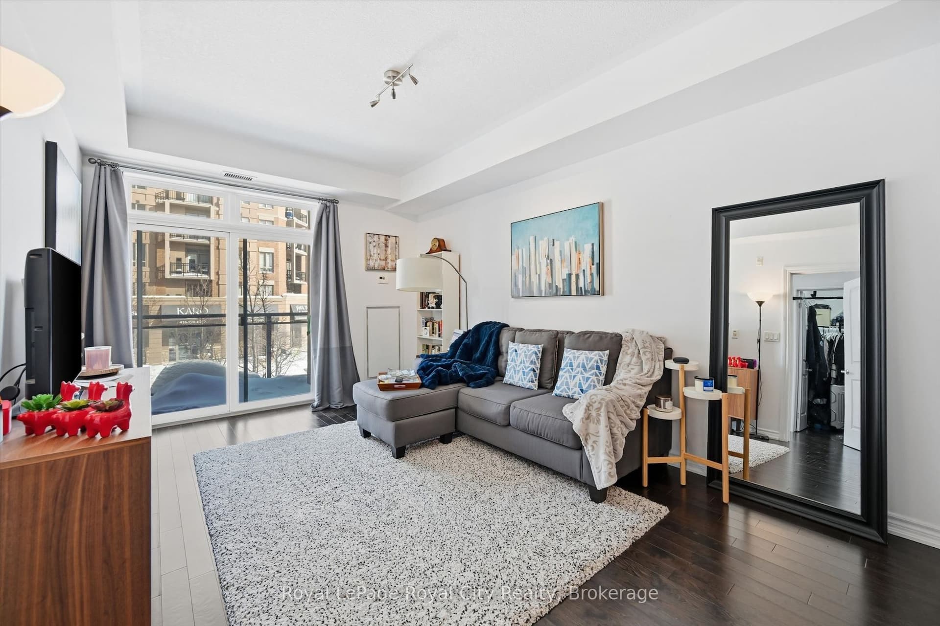 5317 Upper Middle Road 221 #221 — photo 1