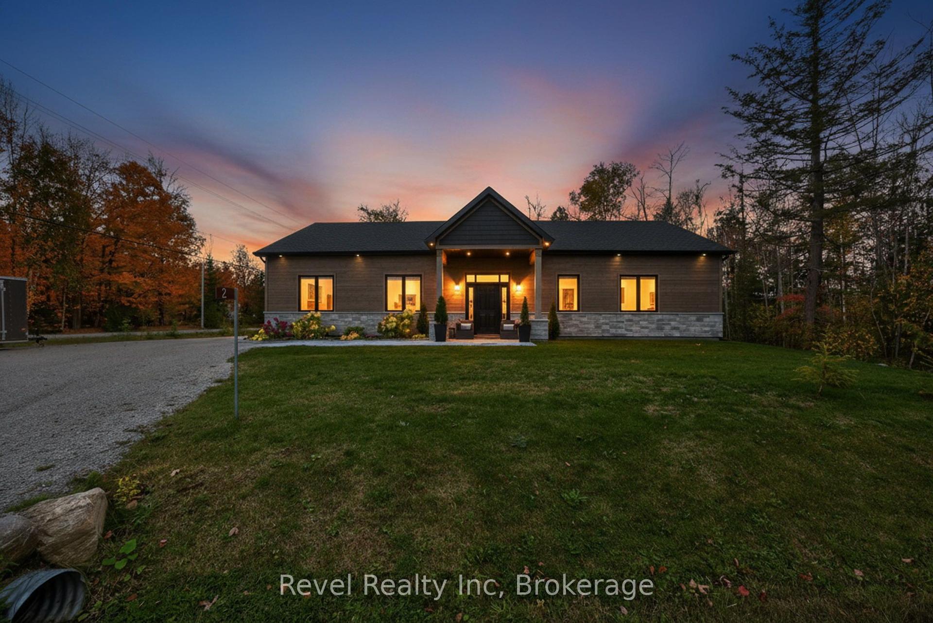 2 Seguin Crescent — photo 1