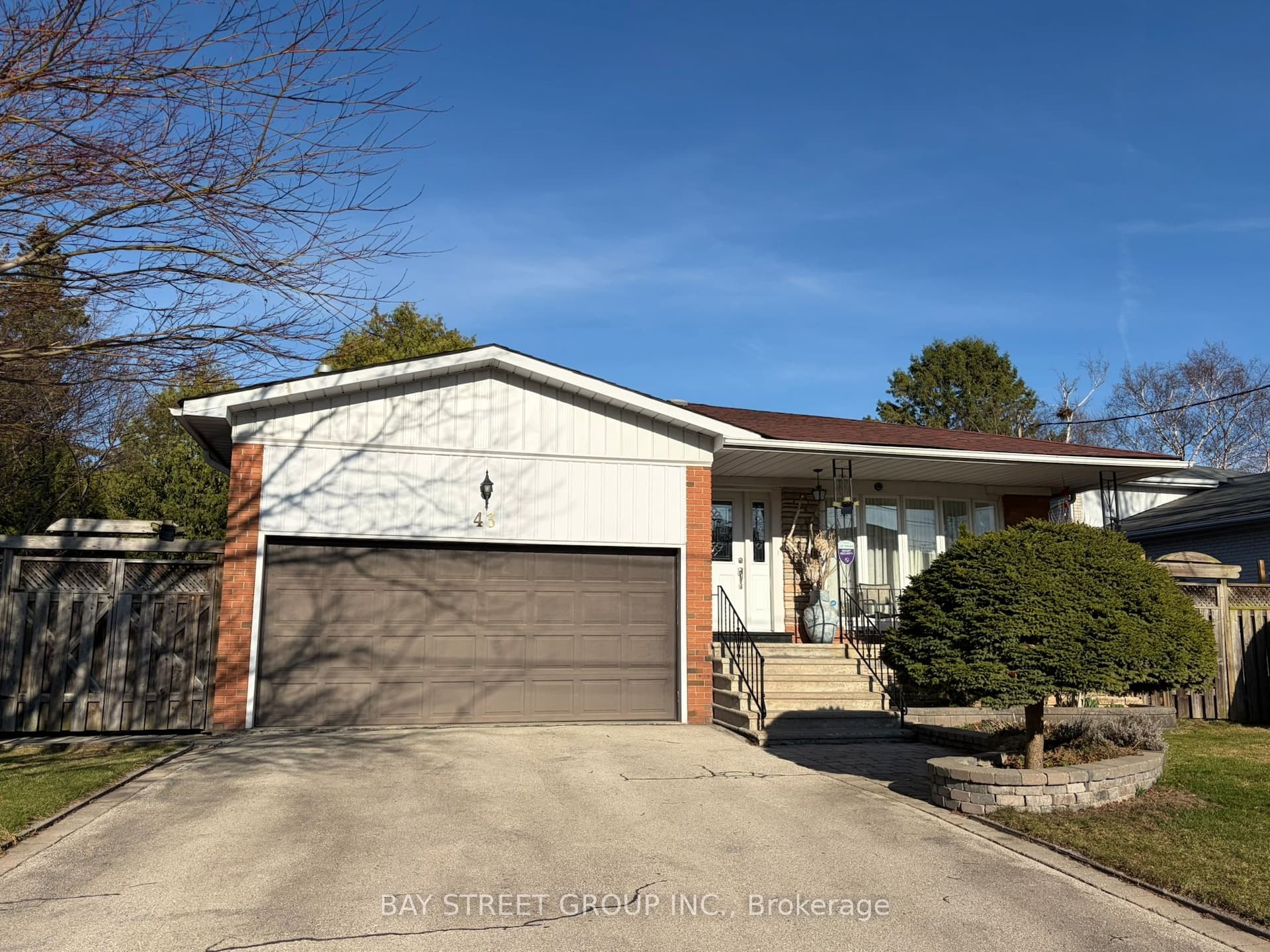 43 Appian Drive — photo 1