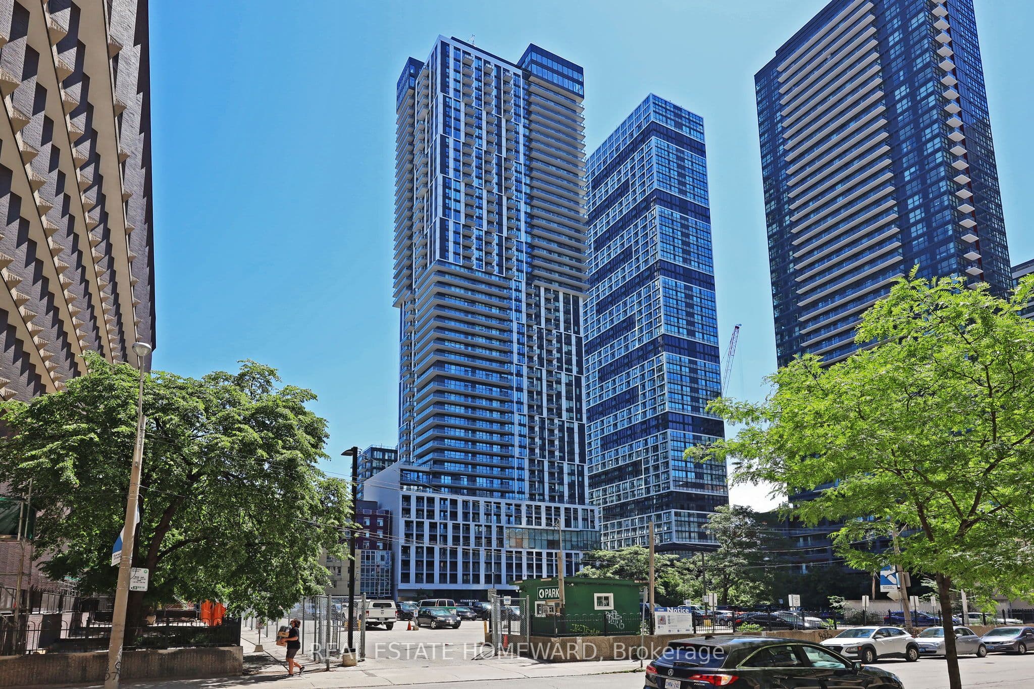 251 Jarvis Street 2006 #2006 — photo 1