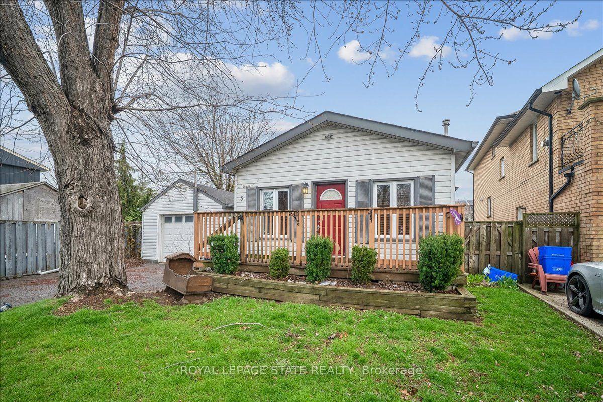 5 Herbert Court — photo 1