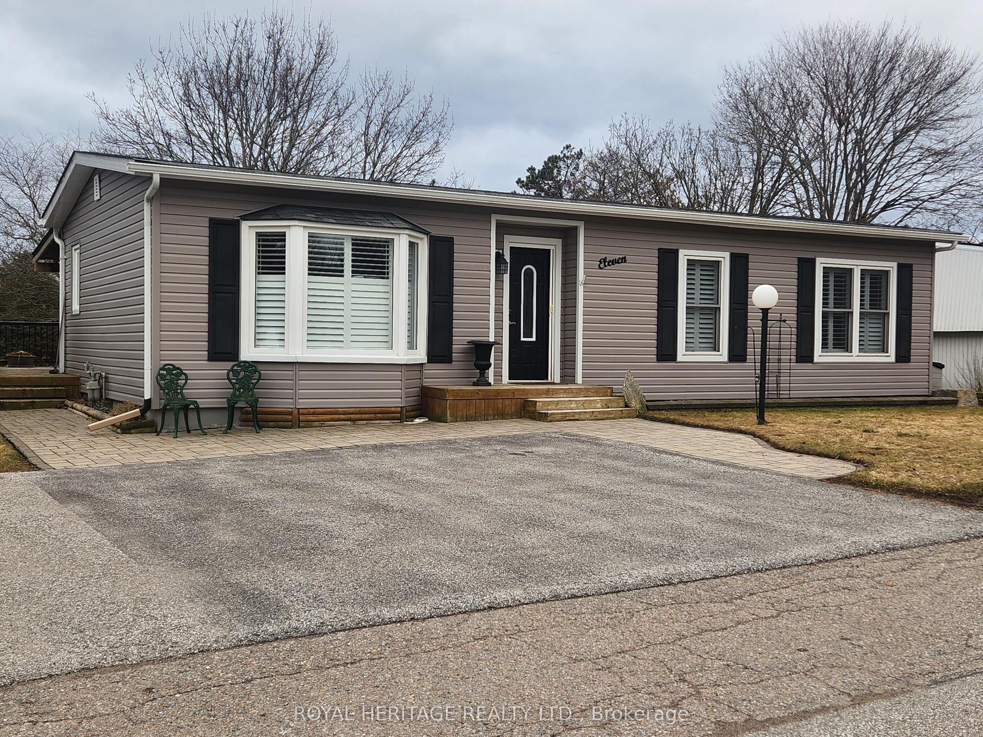 11 Heritage Lane — photo 1