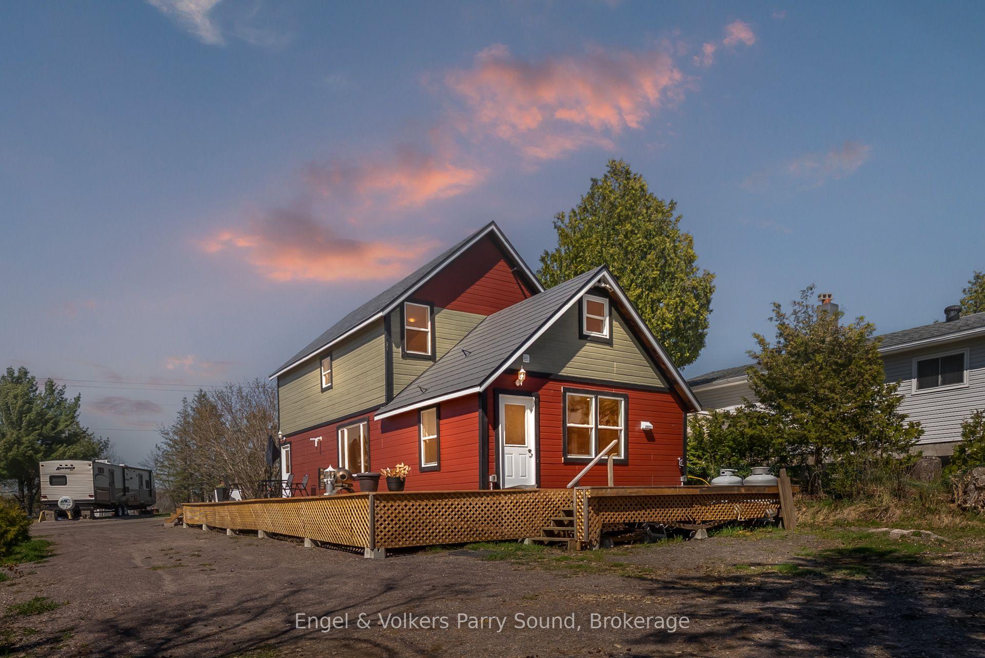 1 Holland Avenue — photo 1