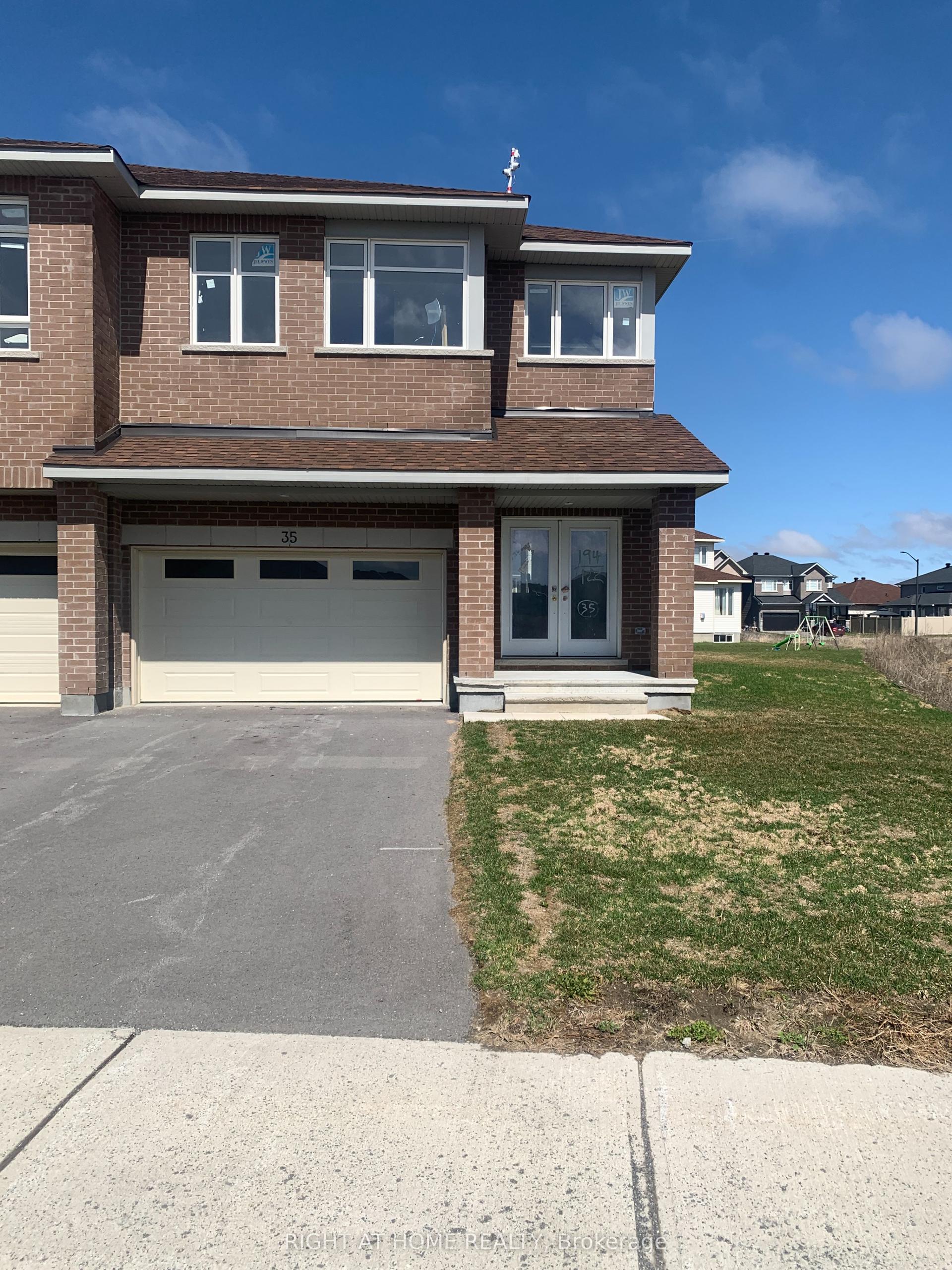 35 Wylie Way — photo 1