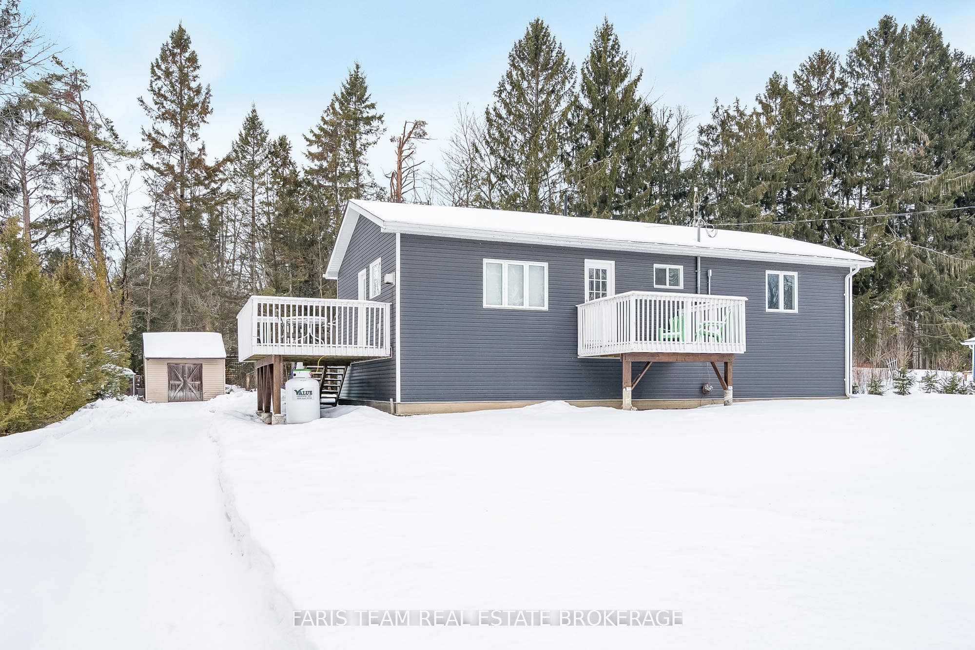 3554 John Street — photo 1