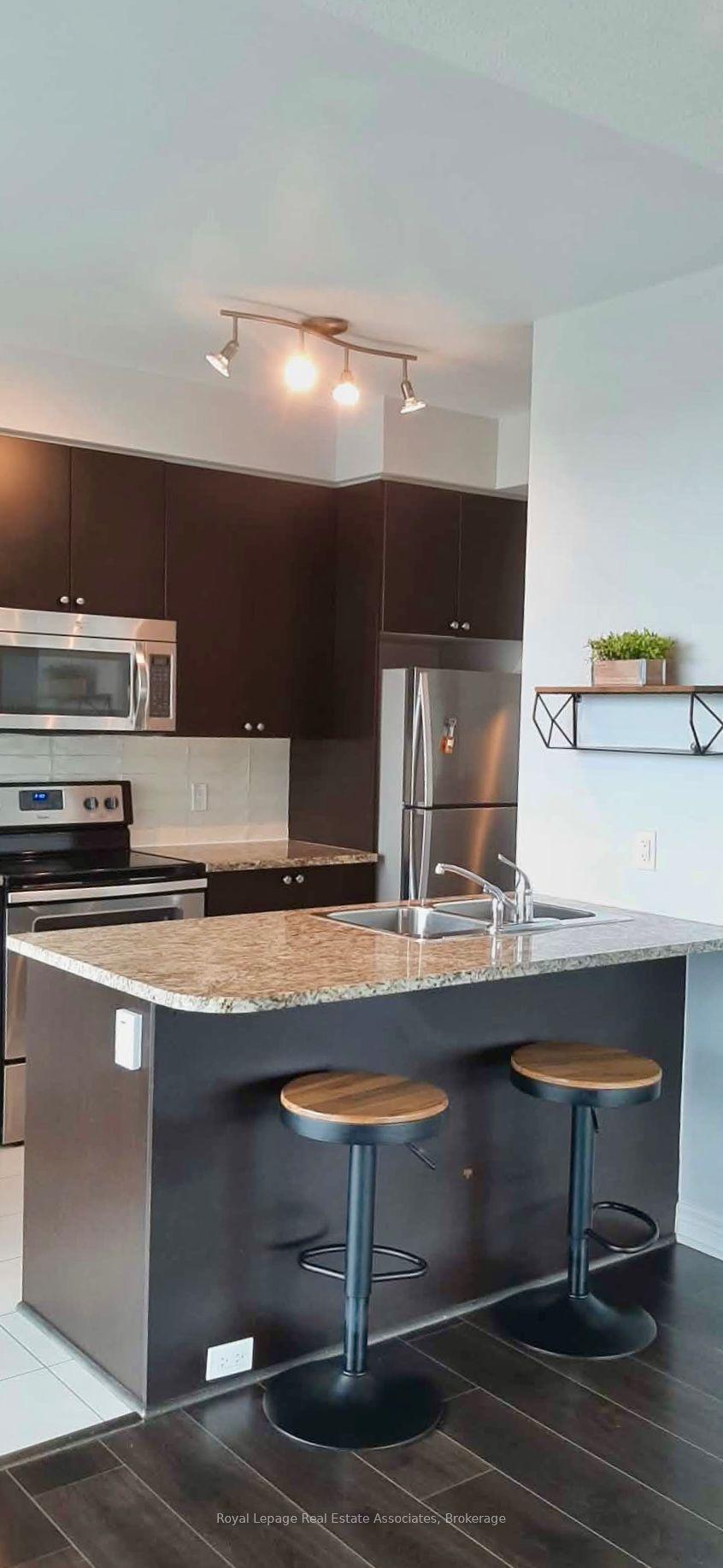 339 Rathburn Road W 515 #515 — photo 1