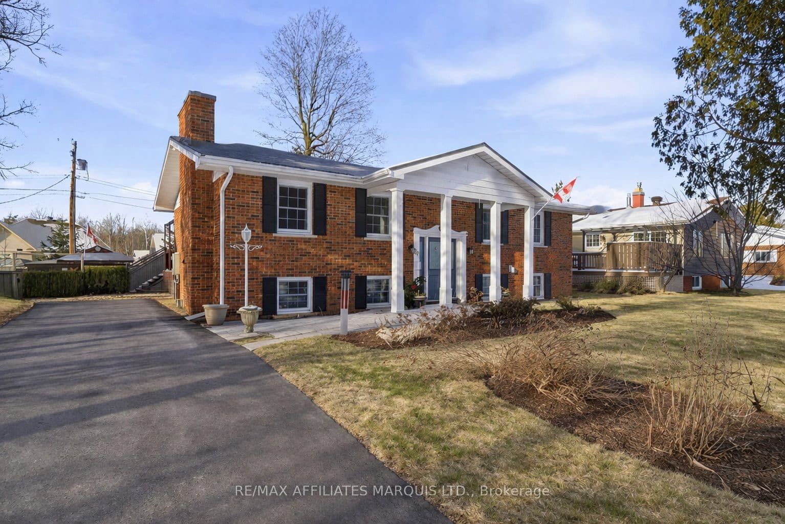 21 Spruce Street — photo 1