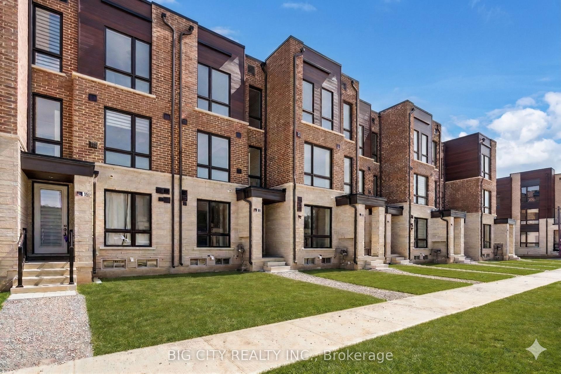 101 Stauffer Crescent — photo 1