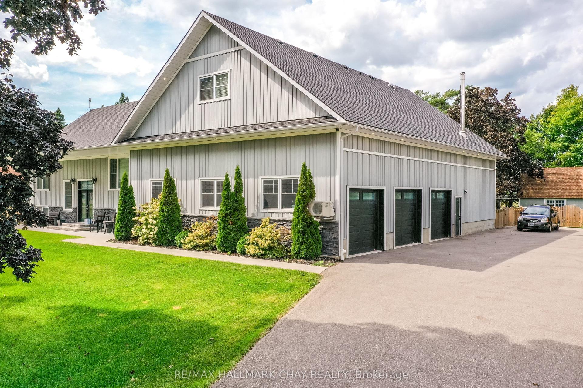 4936 Vasey Road — photo 1